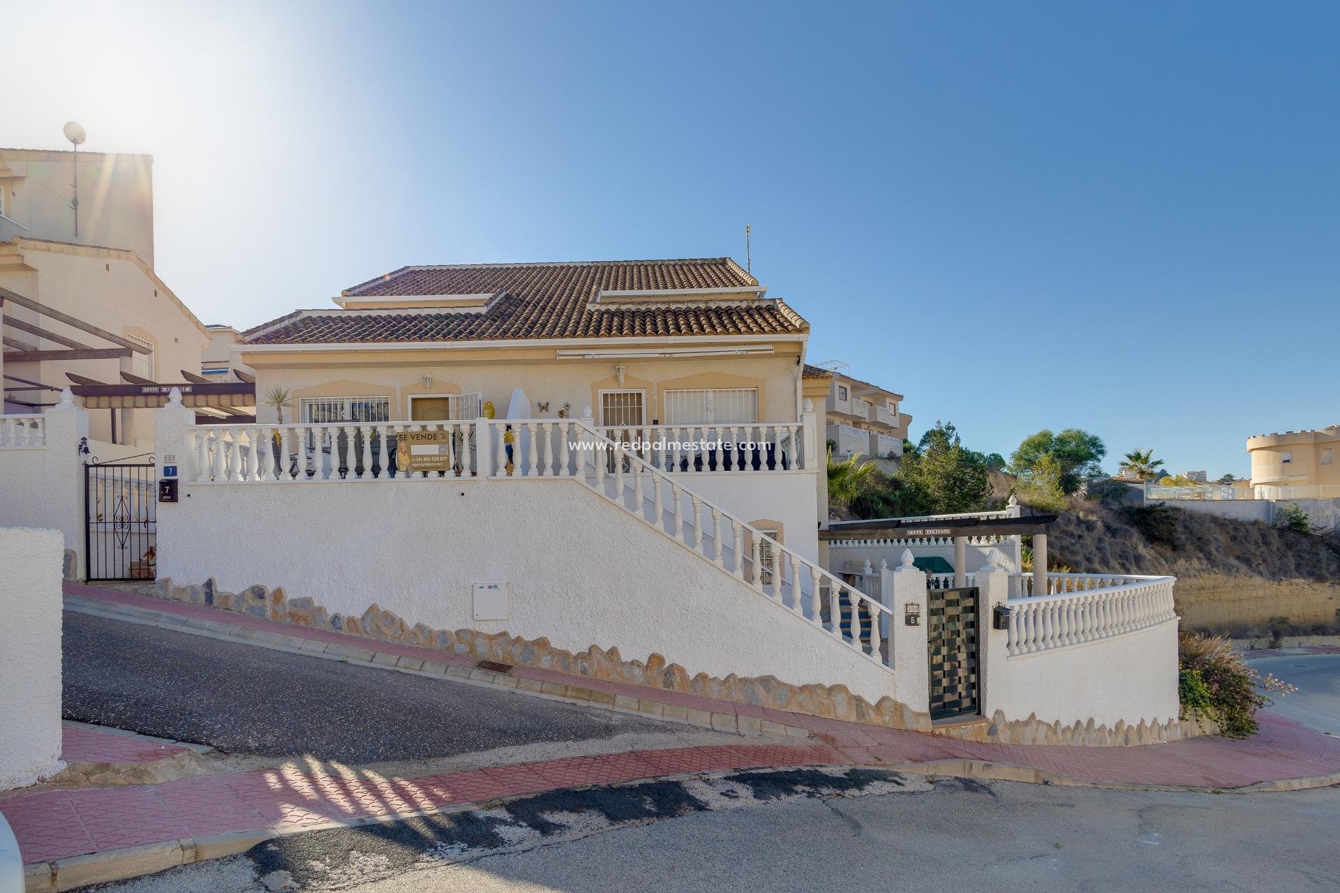 Resale - Town House -
Ciudad quesada - Costa Blanca