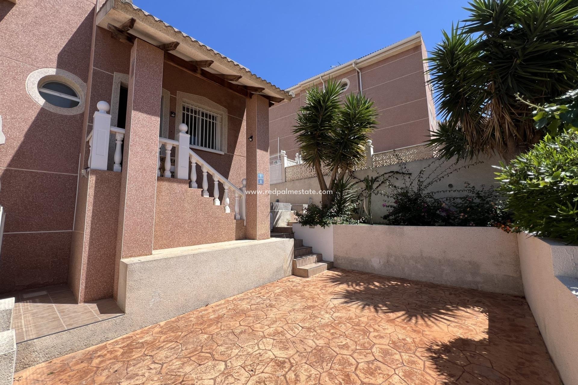 Resale - Town House -
Ciudad quesada - Costa Blanca