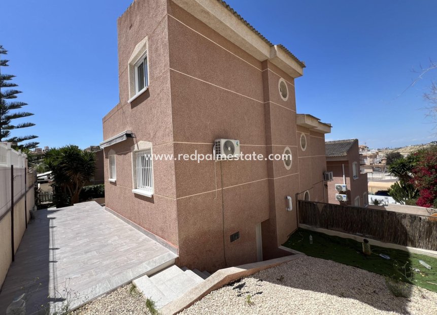 Resale - Town House -
Ciudad quesada - Costa Blanca