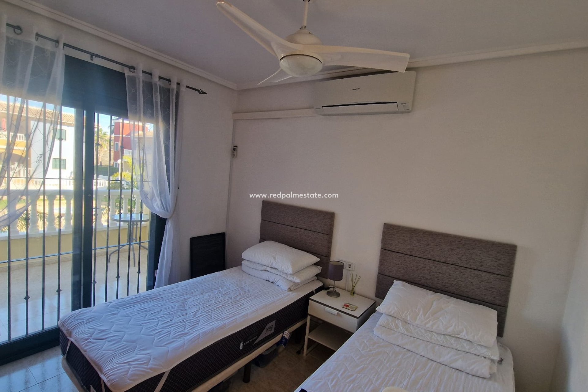 Resale - Town House -
Ciudad Quesada