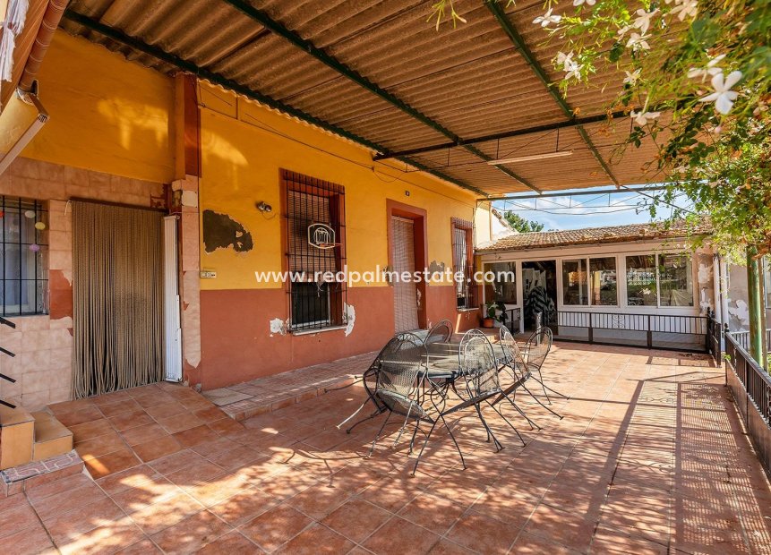 Resale - Town House -
Daya Vieja - Huerta