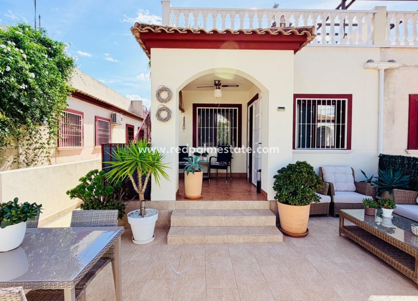 Resale - Town House -
Daya Vieja
