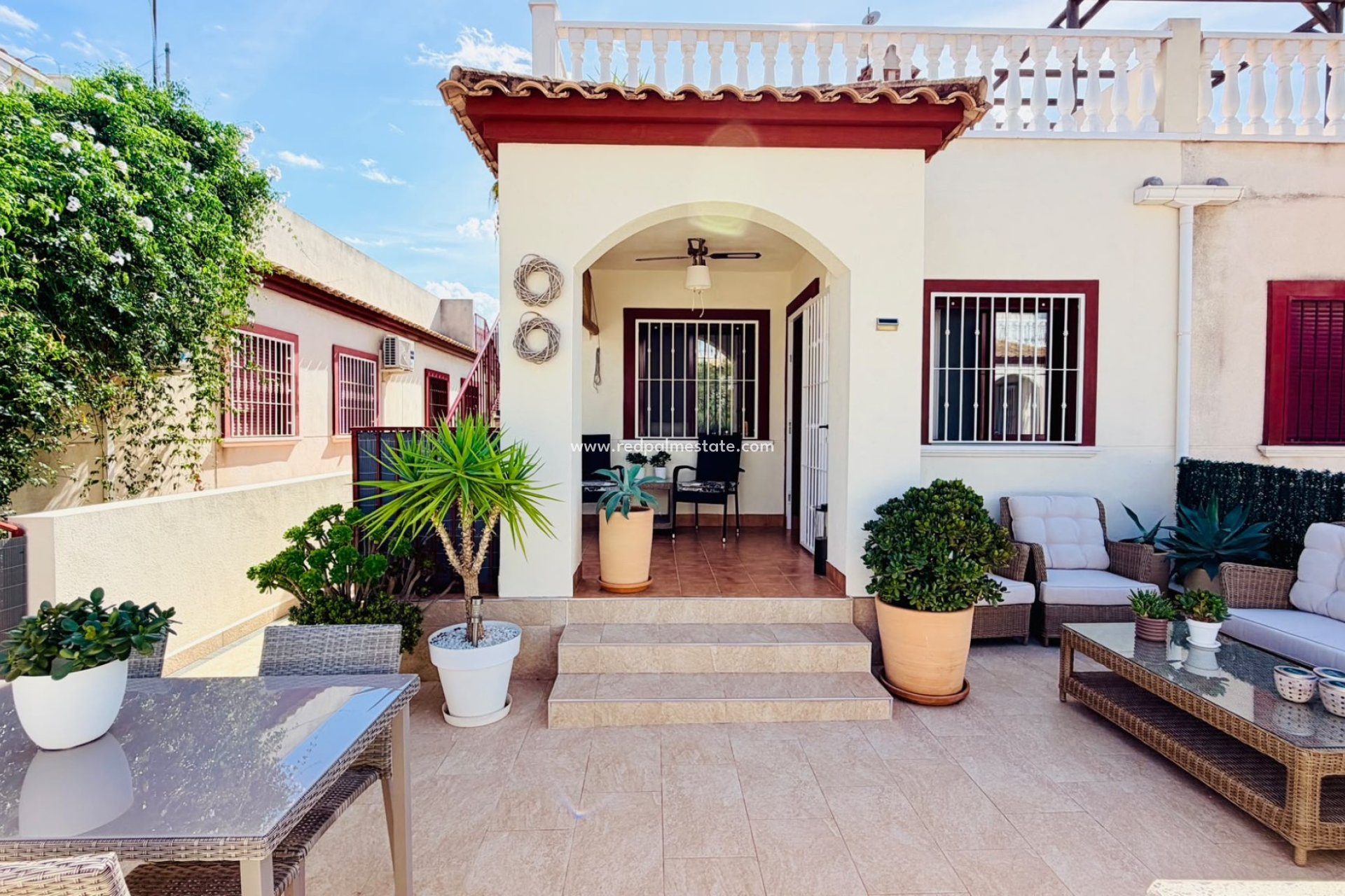 Resale - Town House -
Daya Vieja