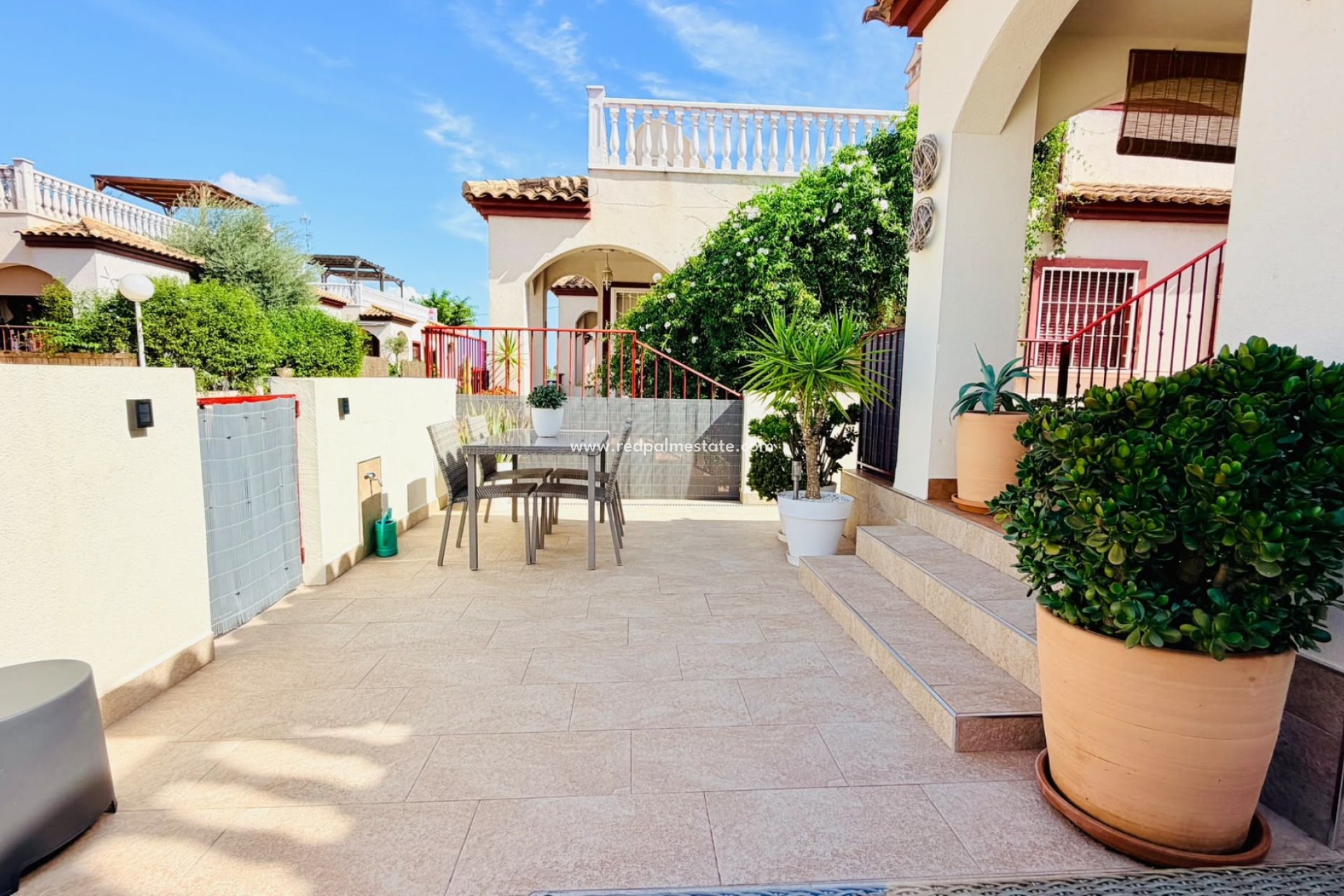 Resale - Town House -
Daya Vieja
