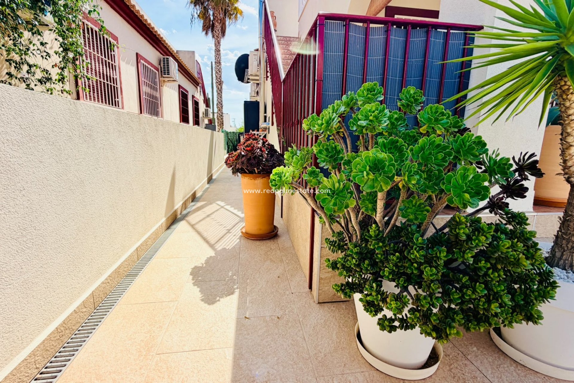 Resale - Town House -
Daya Vieja