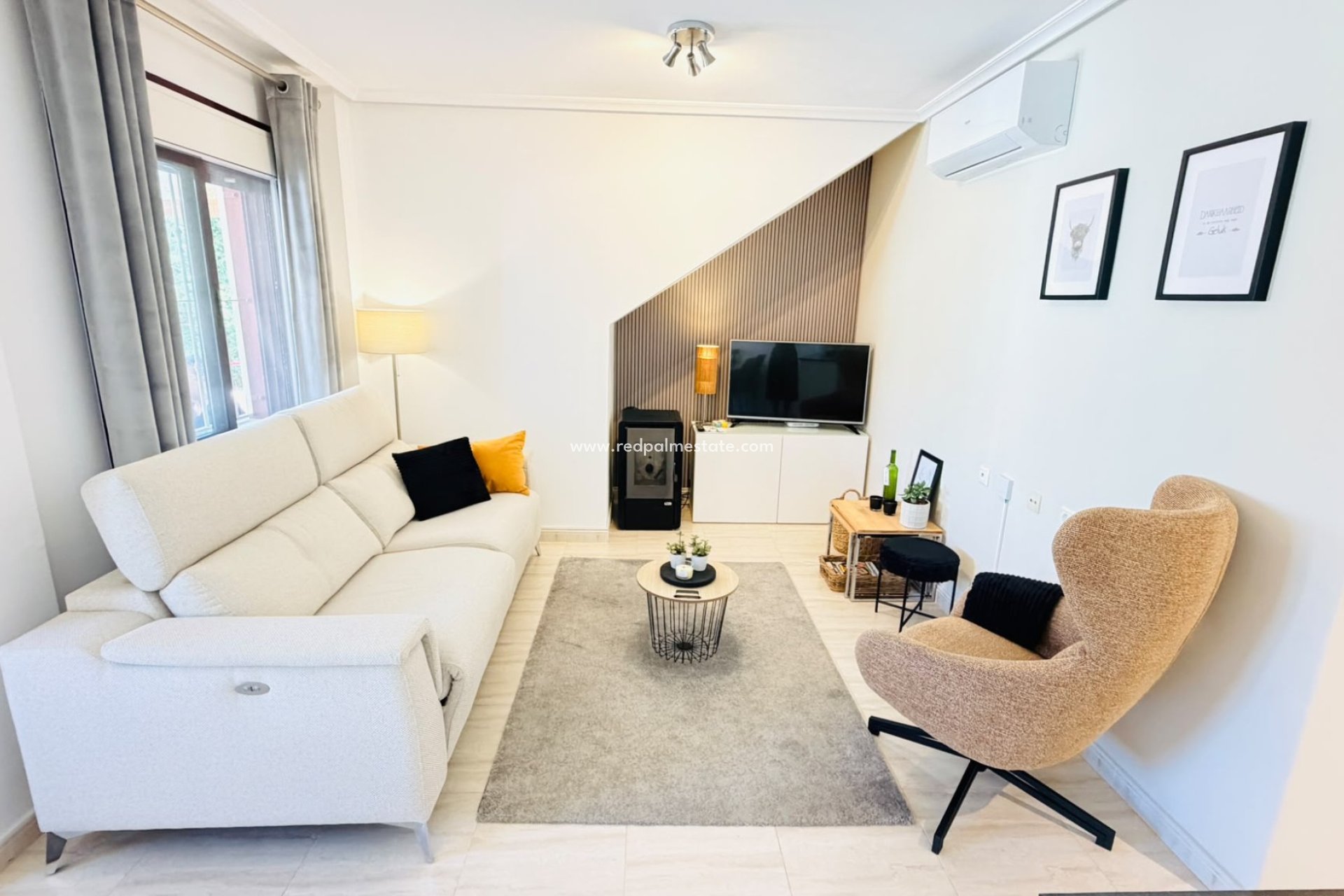 Resale - Town House -
Daya Vieja