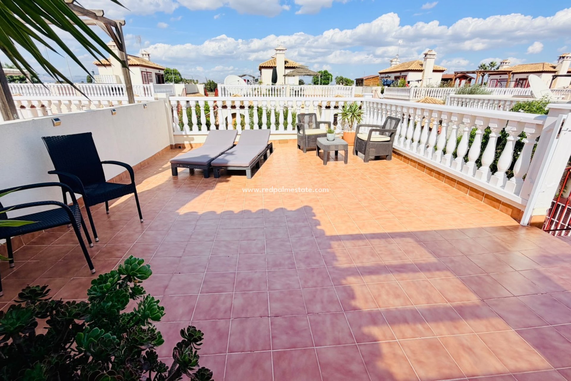 Resale - Town House -
Daya Vieja