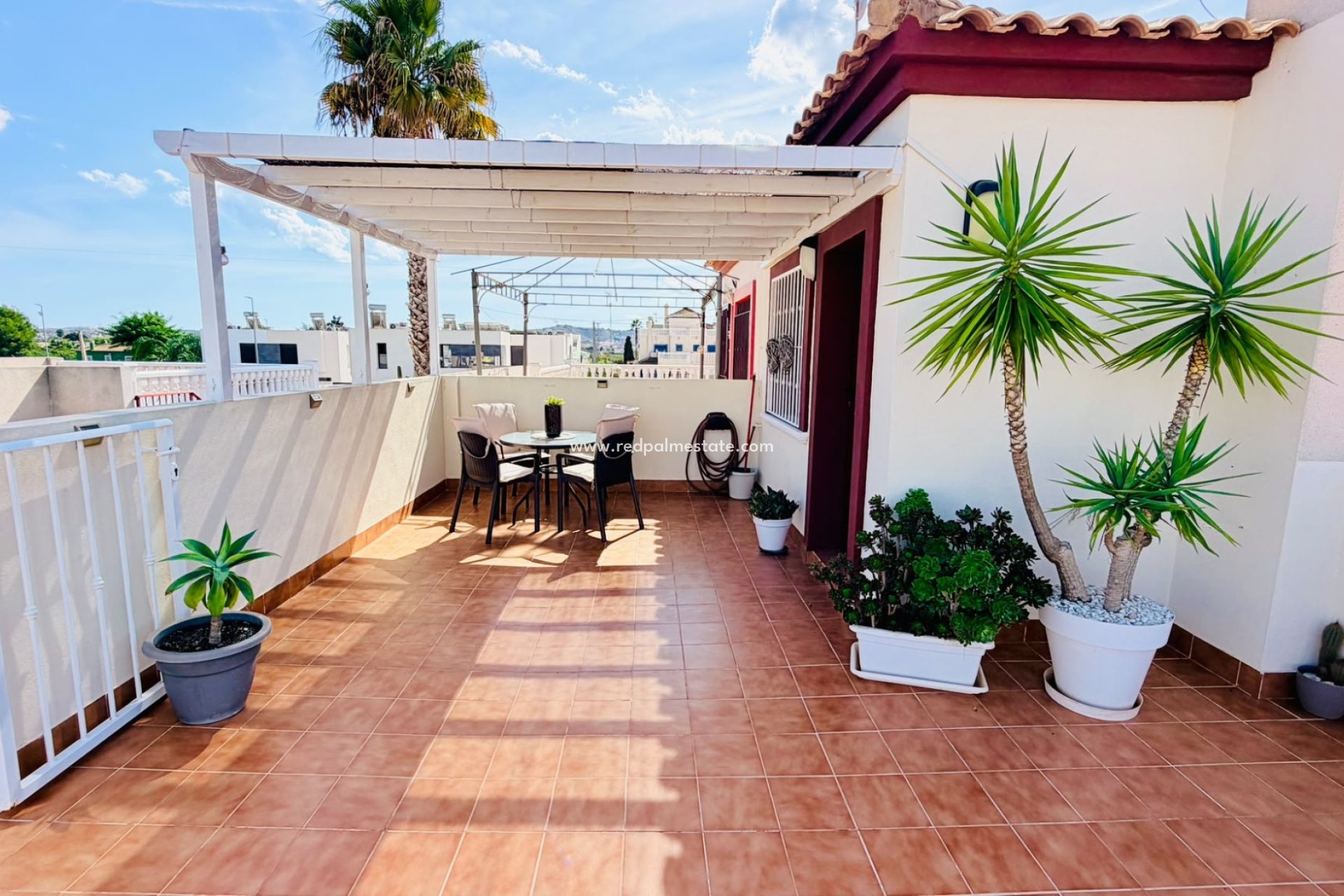Resale - Town House -
Daya Vieja