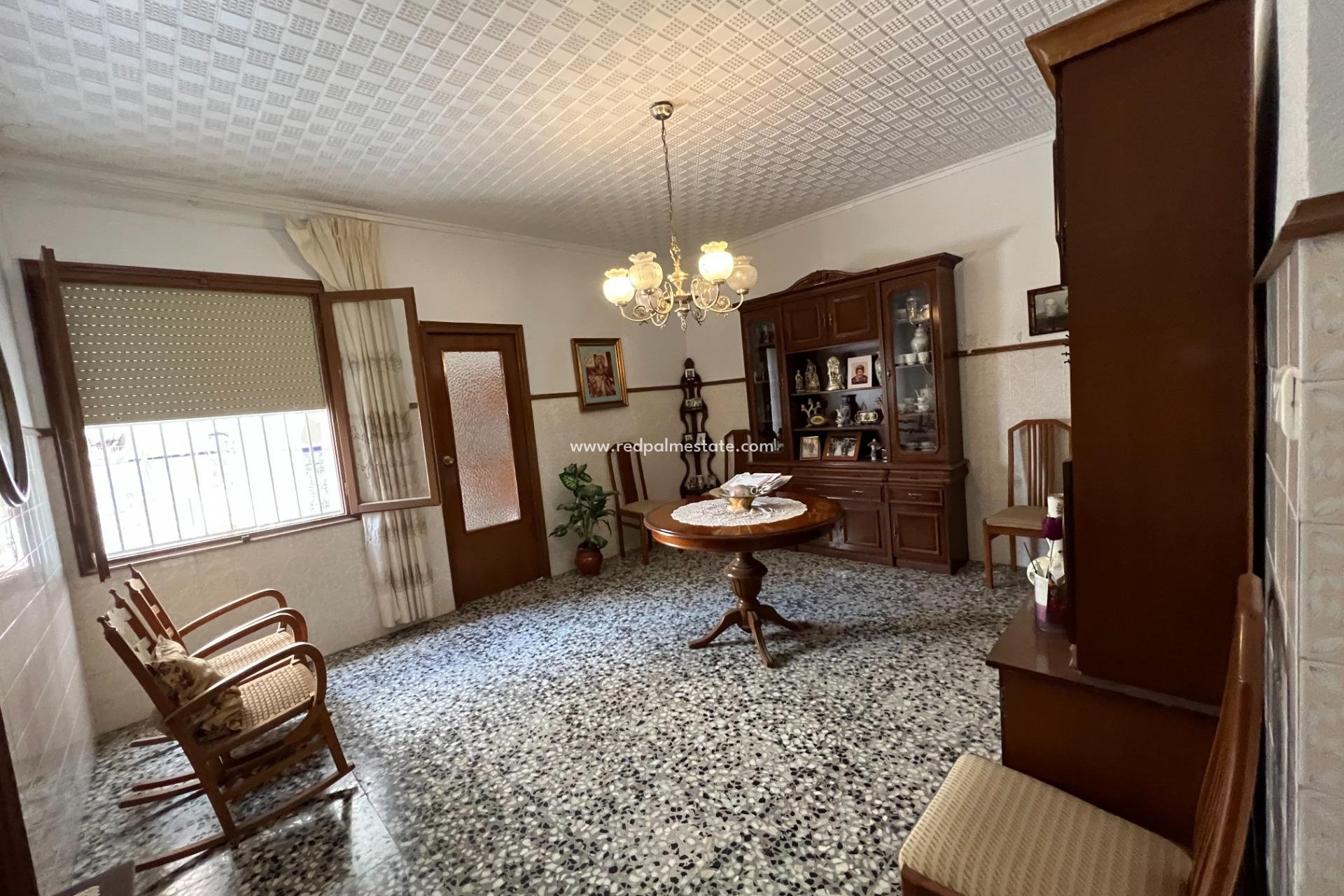 Resale - Town House -
Dolores - Centro