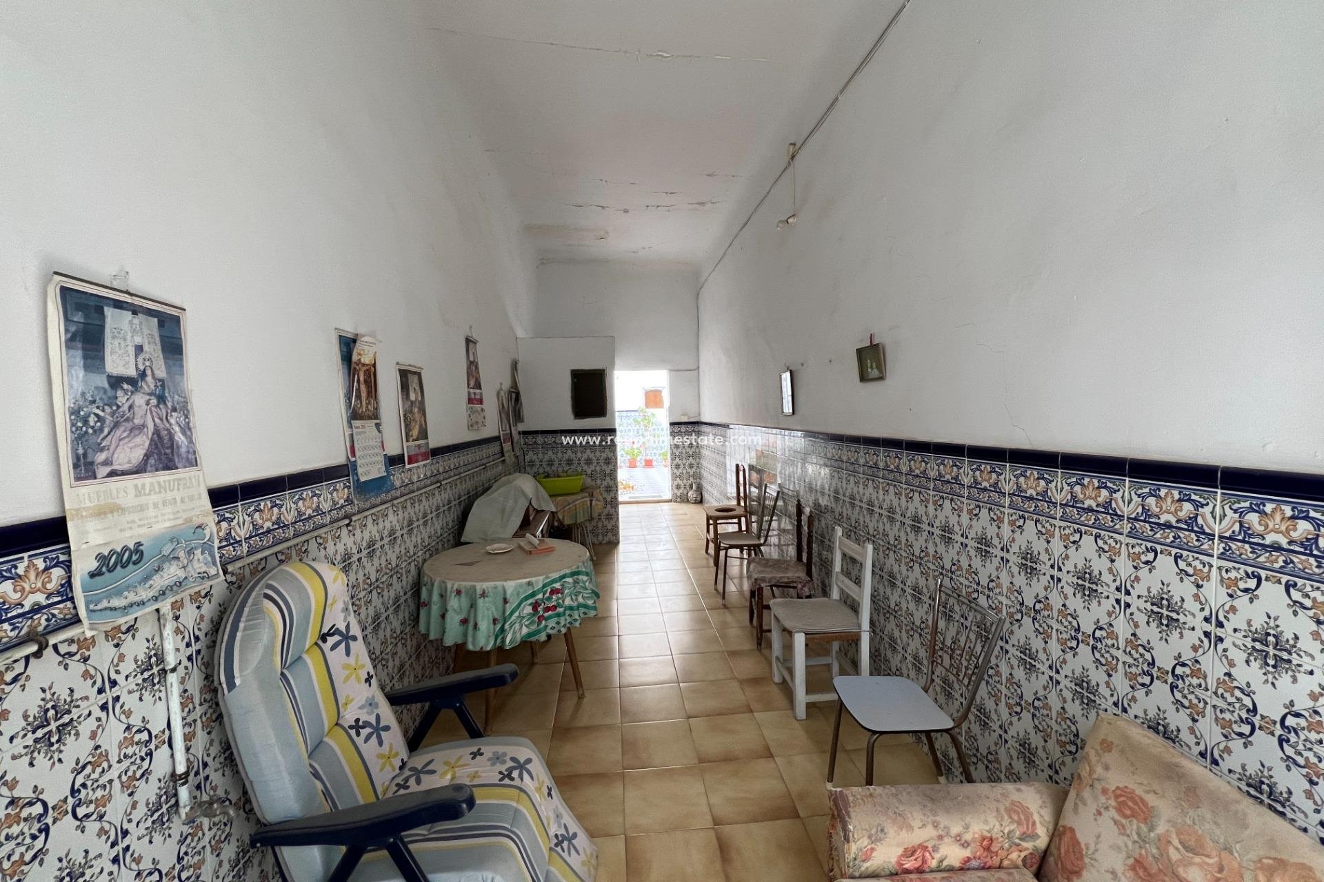 Resale - Town House -
Dolores - Centro