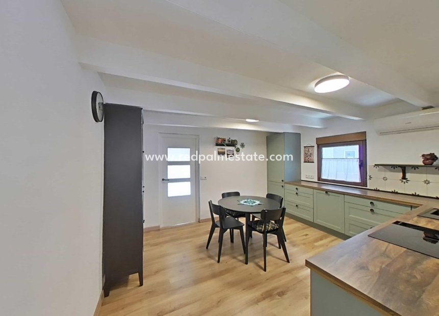 Resale - Town House -
Formentera del Segura - Centro