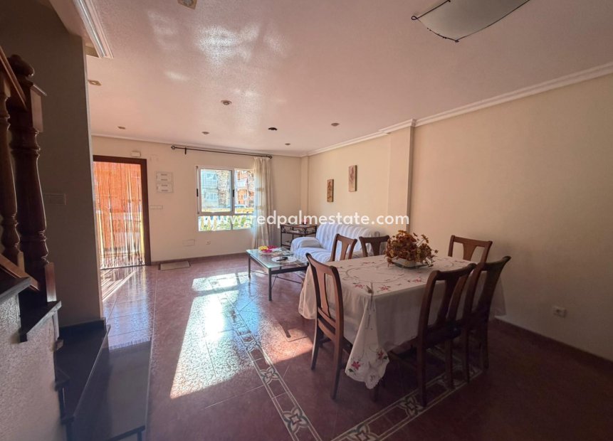 Resale - Town House -
Guardamar del Segura - Pueblo