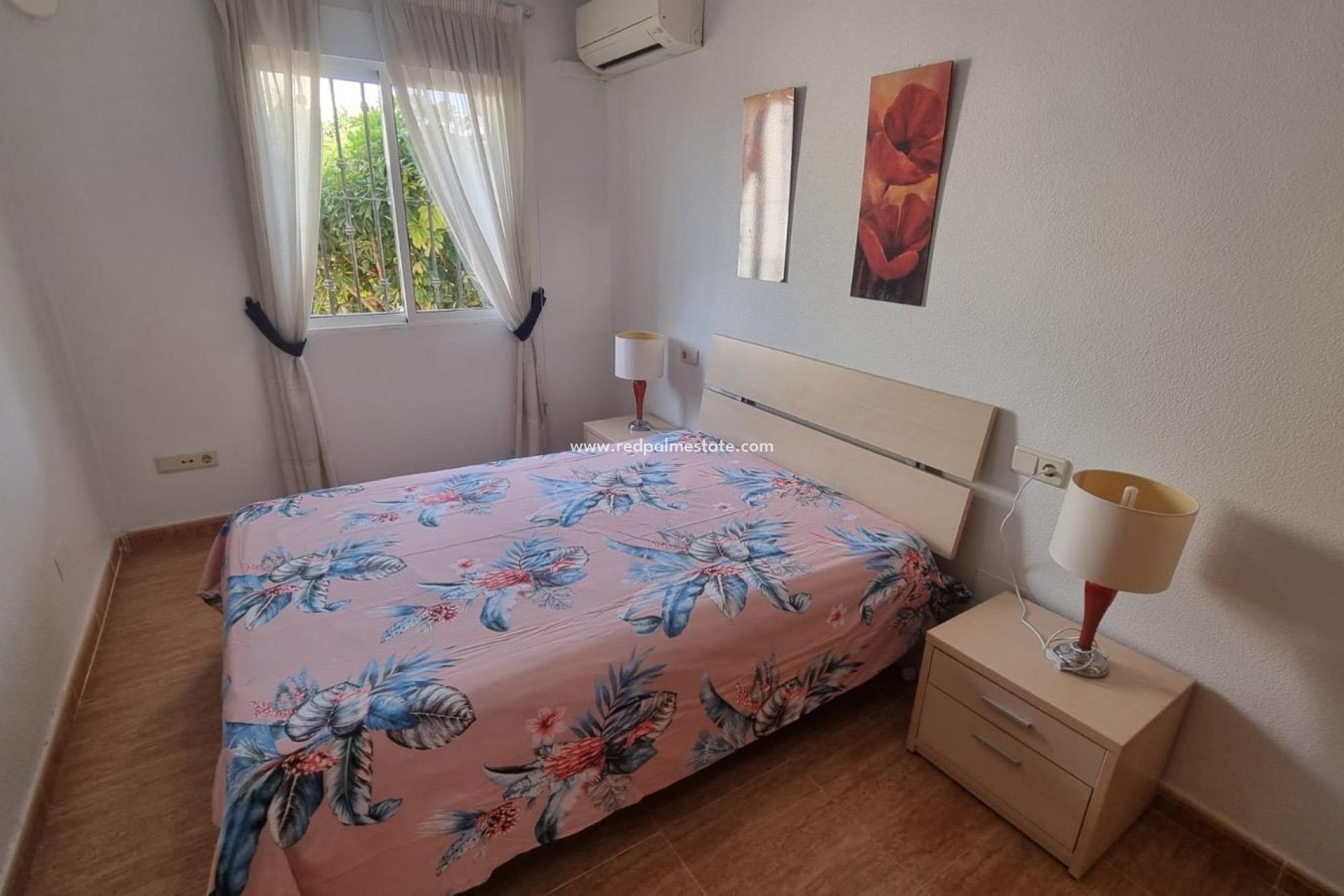 Resale - Town House -
Guardamar del Segura - Urbanizaciones