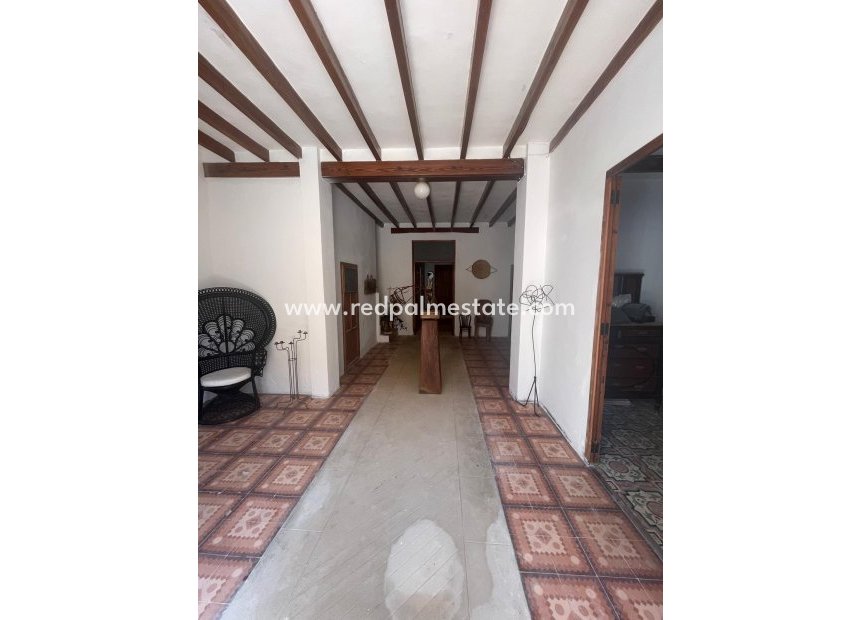 Resale - Town House -
Jesus Pobre - Inland