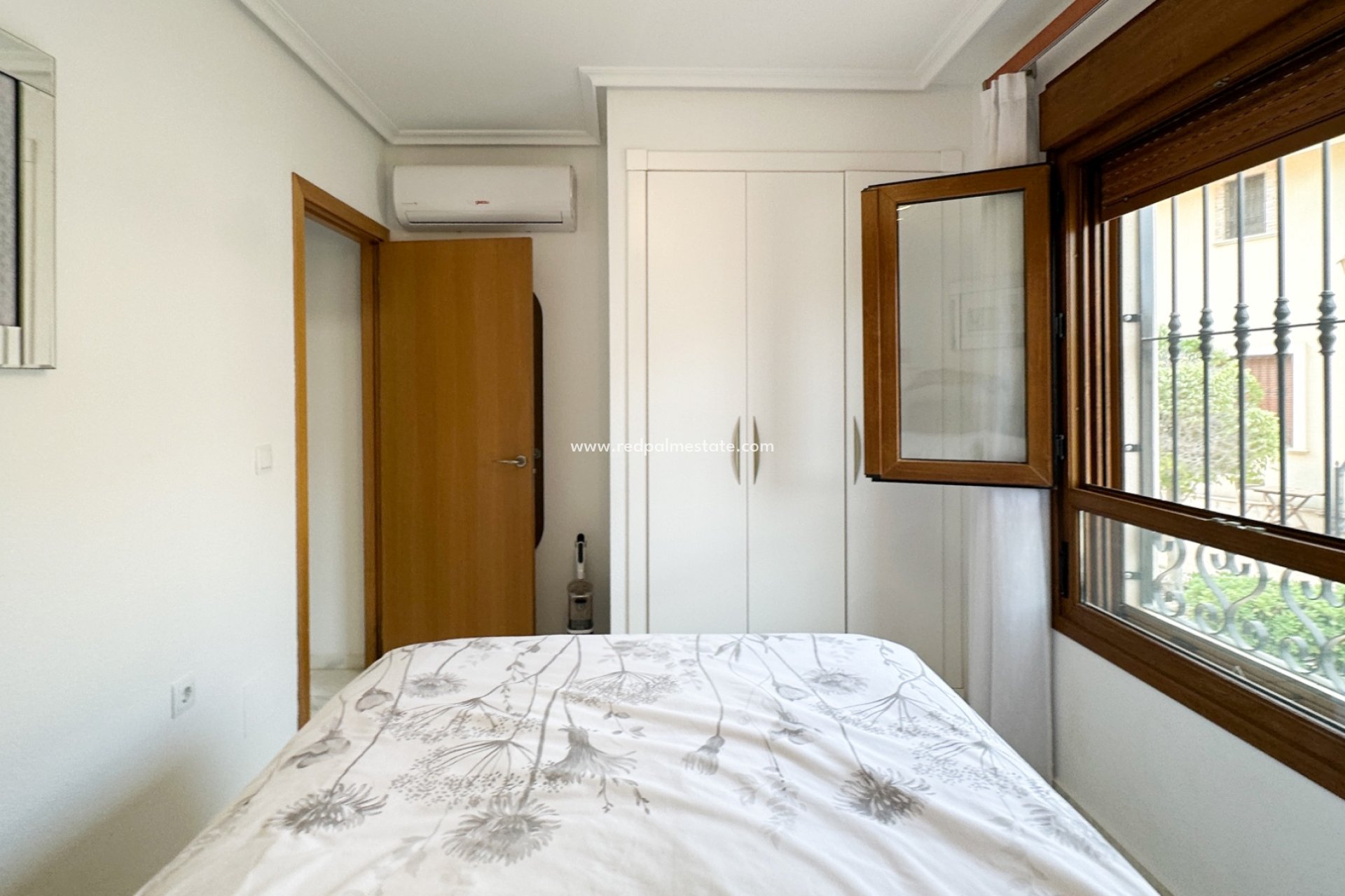 Resale - Town House -
La Finca Golf Resort - Inland