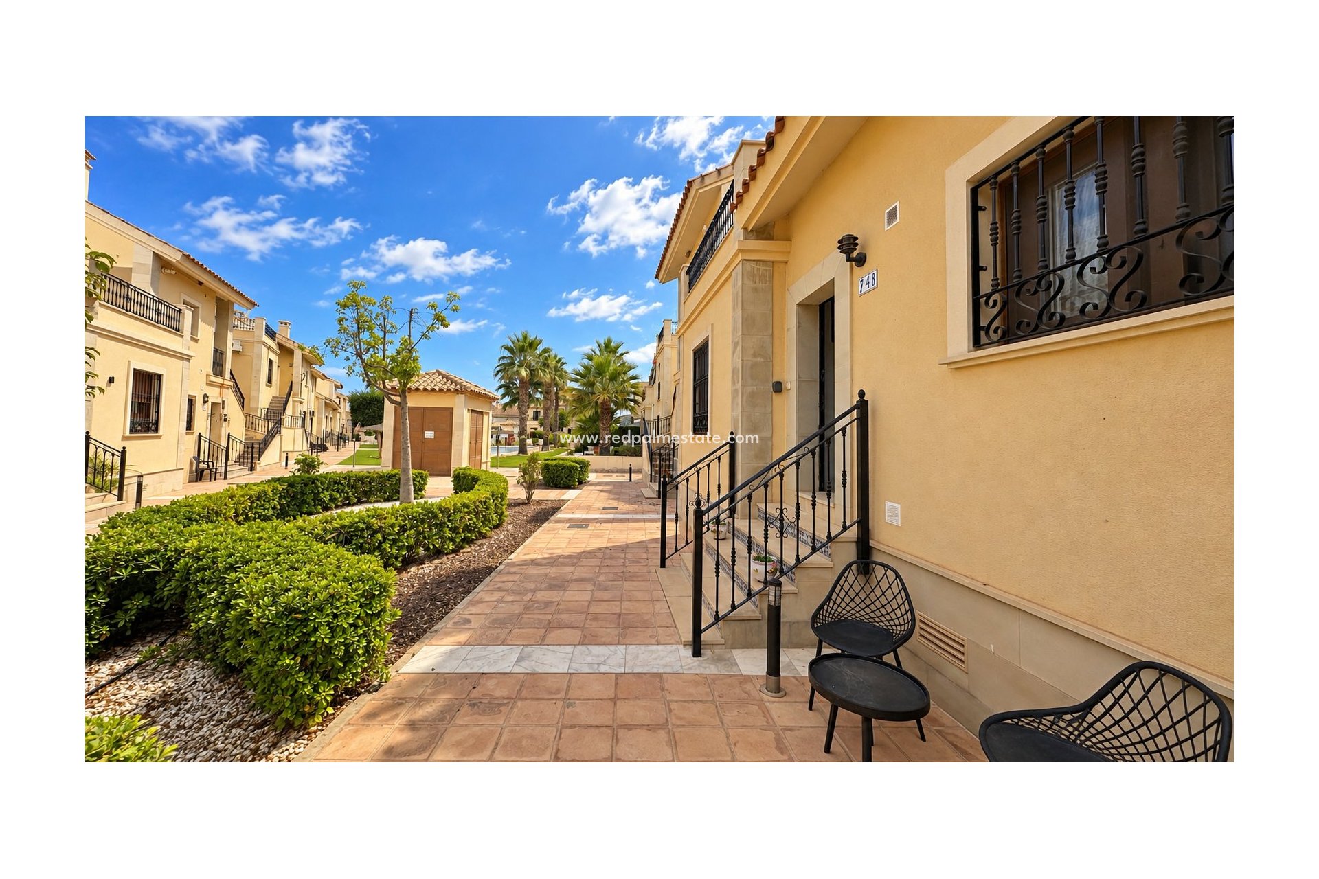 Resale - Town House -
La Finca Golf Resort - Inland