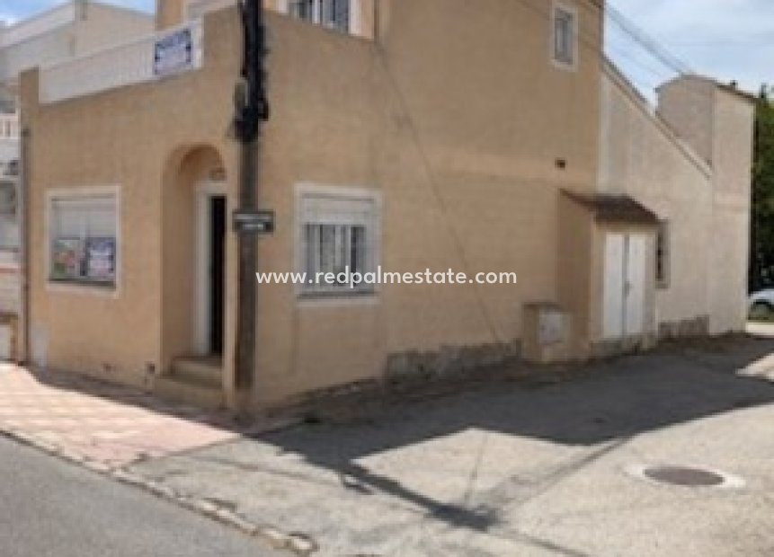 Resale - Town House -
La Marina - Costa Blanca