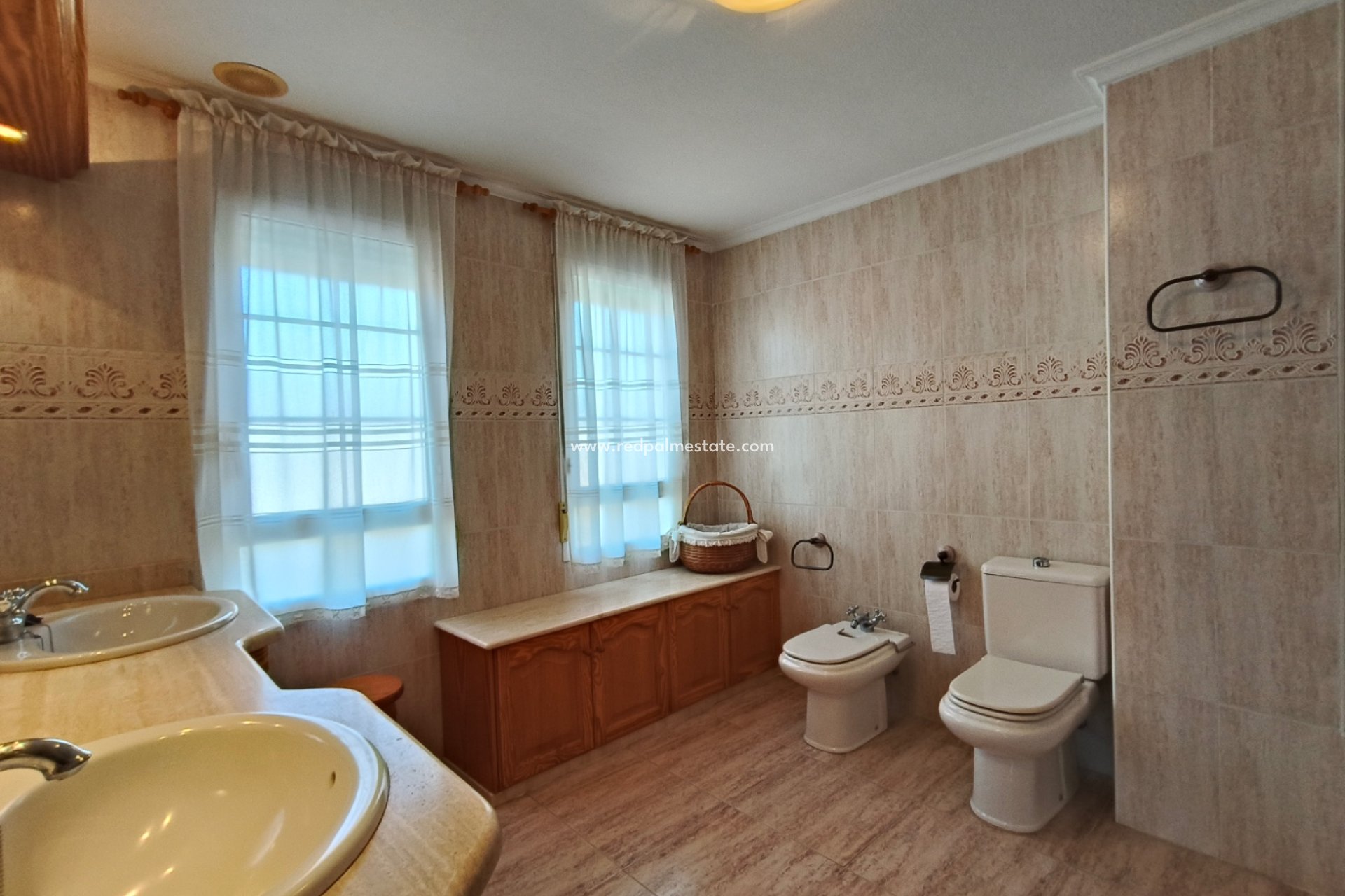 Resale - Town House -
La Romana - Inland