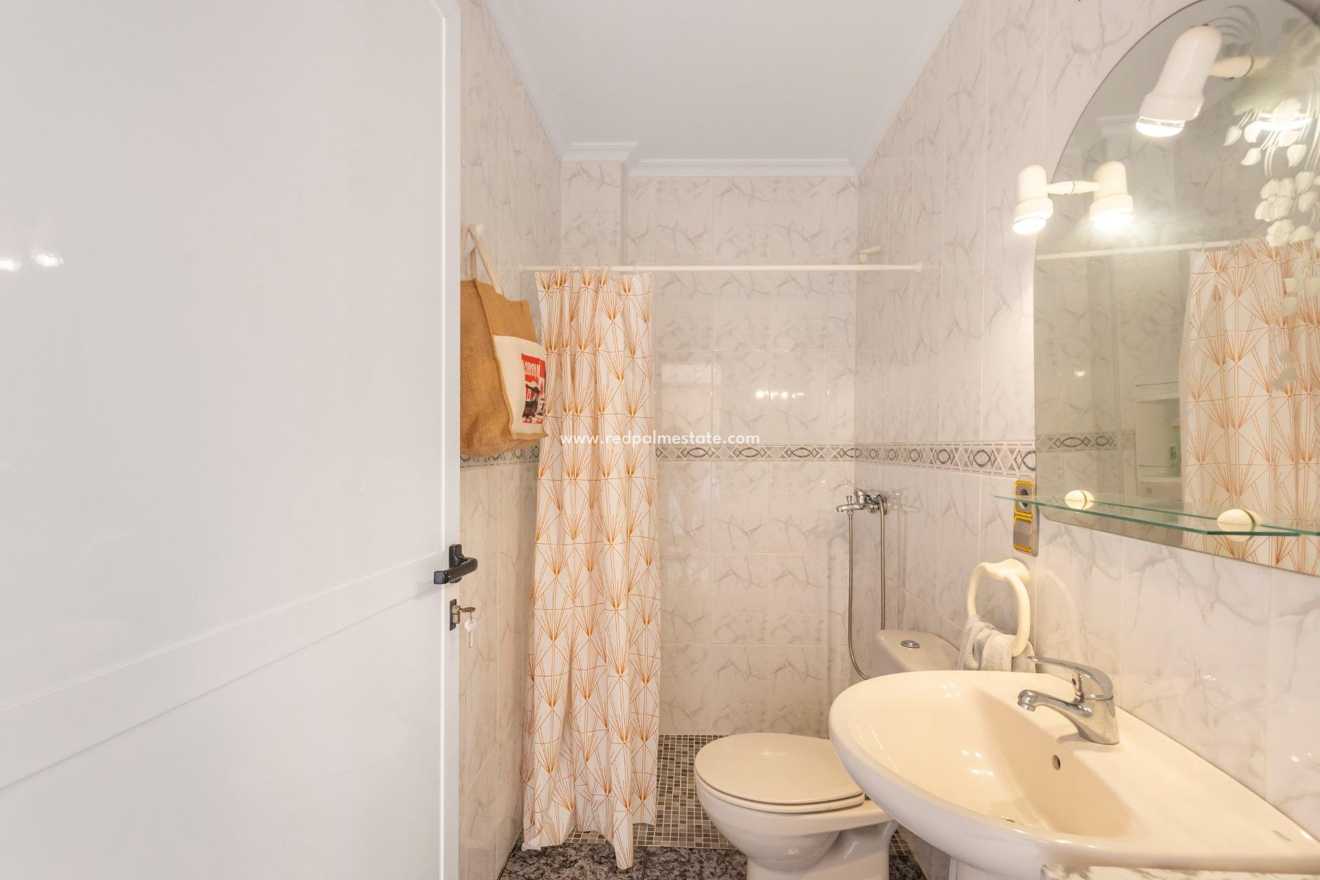 Resale - Town House -
Los Alcazares - Centro