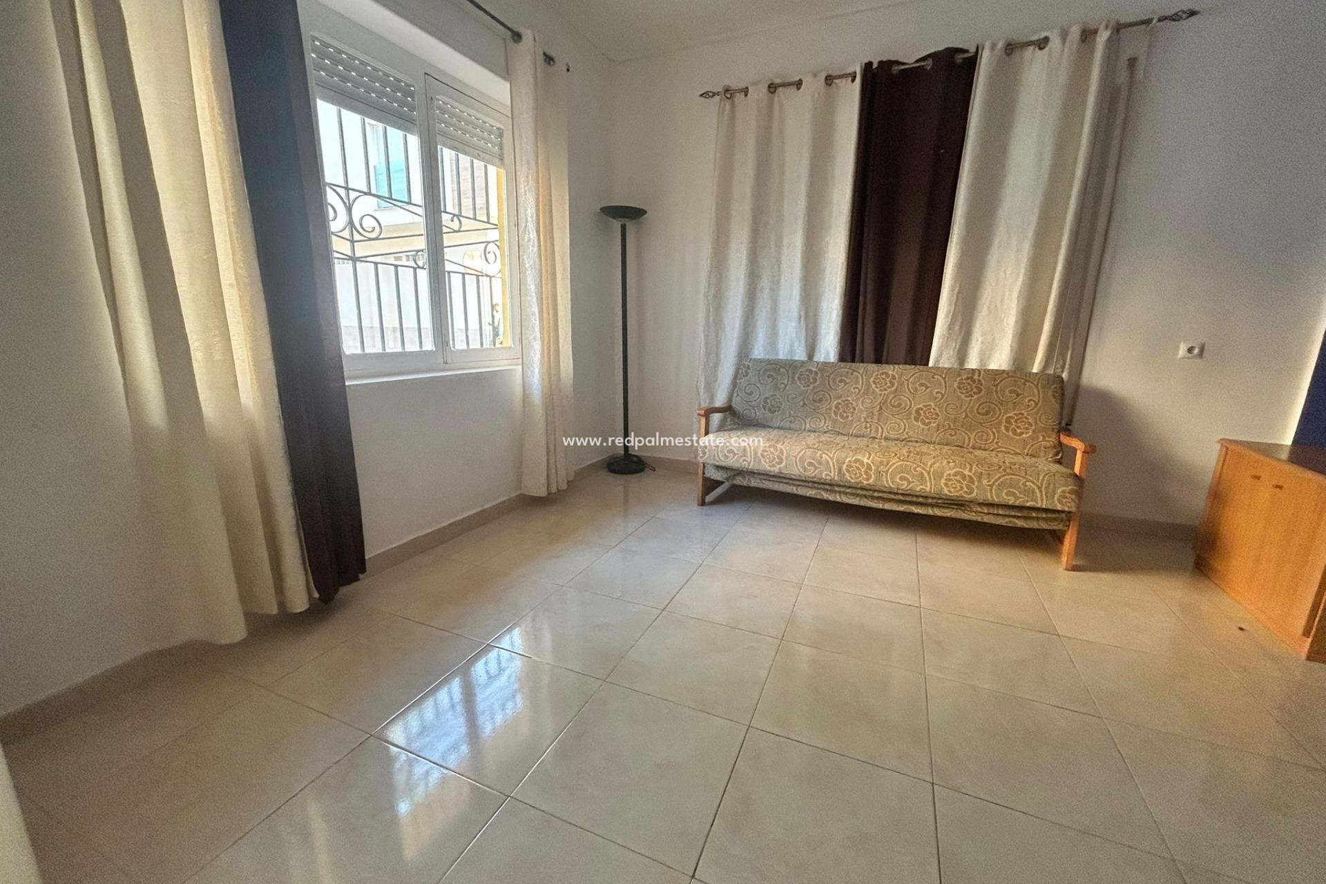 Resale - Town House -
Los Alczares - Los Alcazares