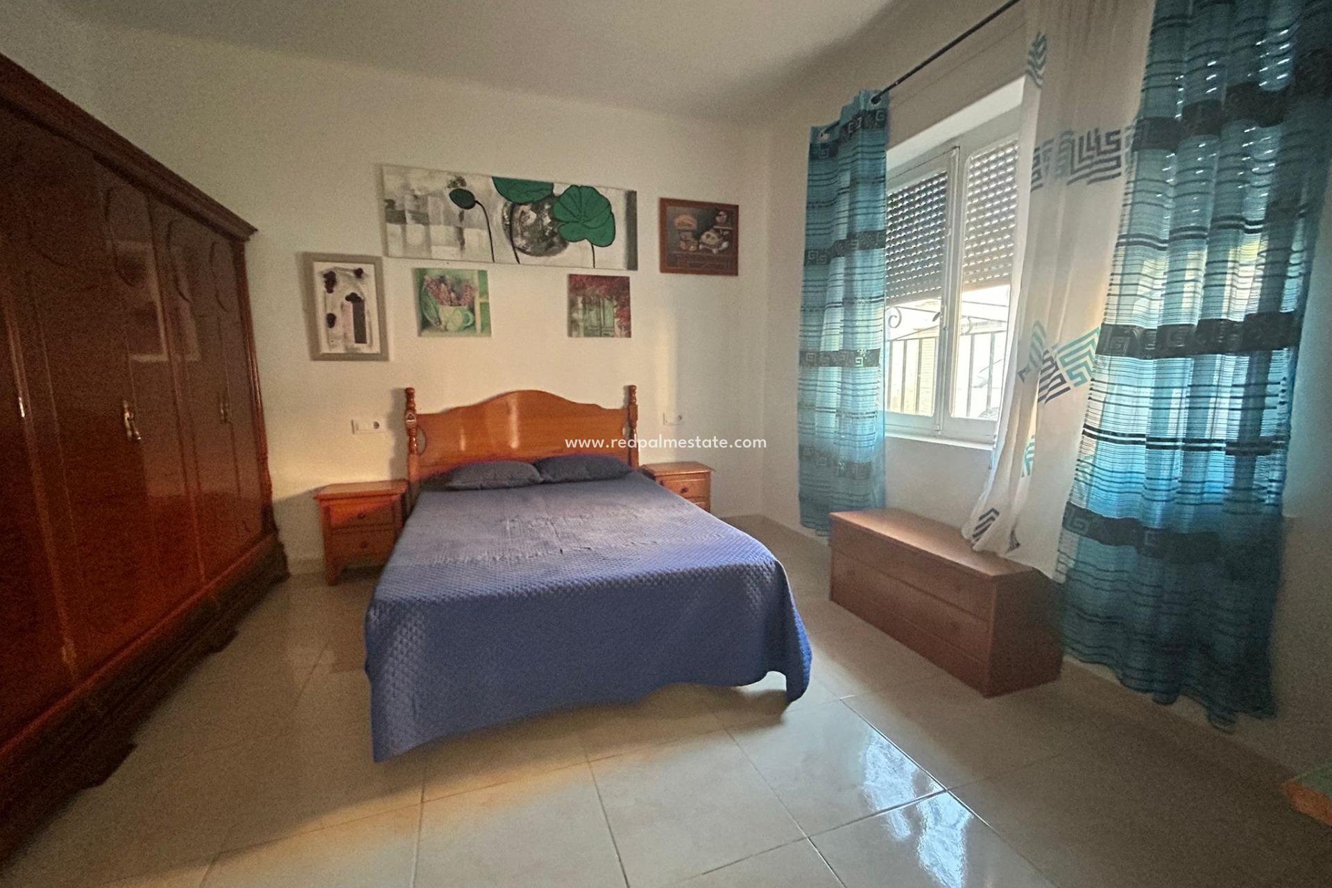 Resale - Town House -
Los Alczares - Los Alcazares