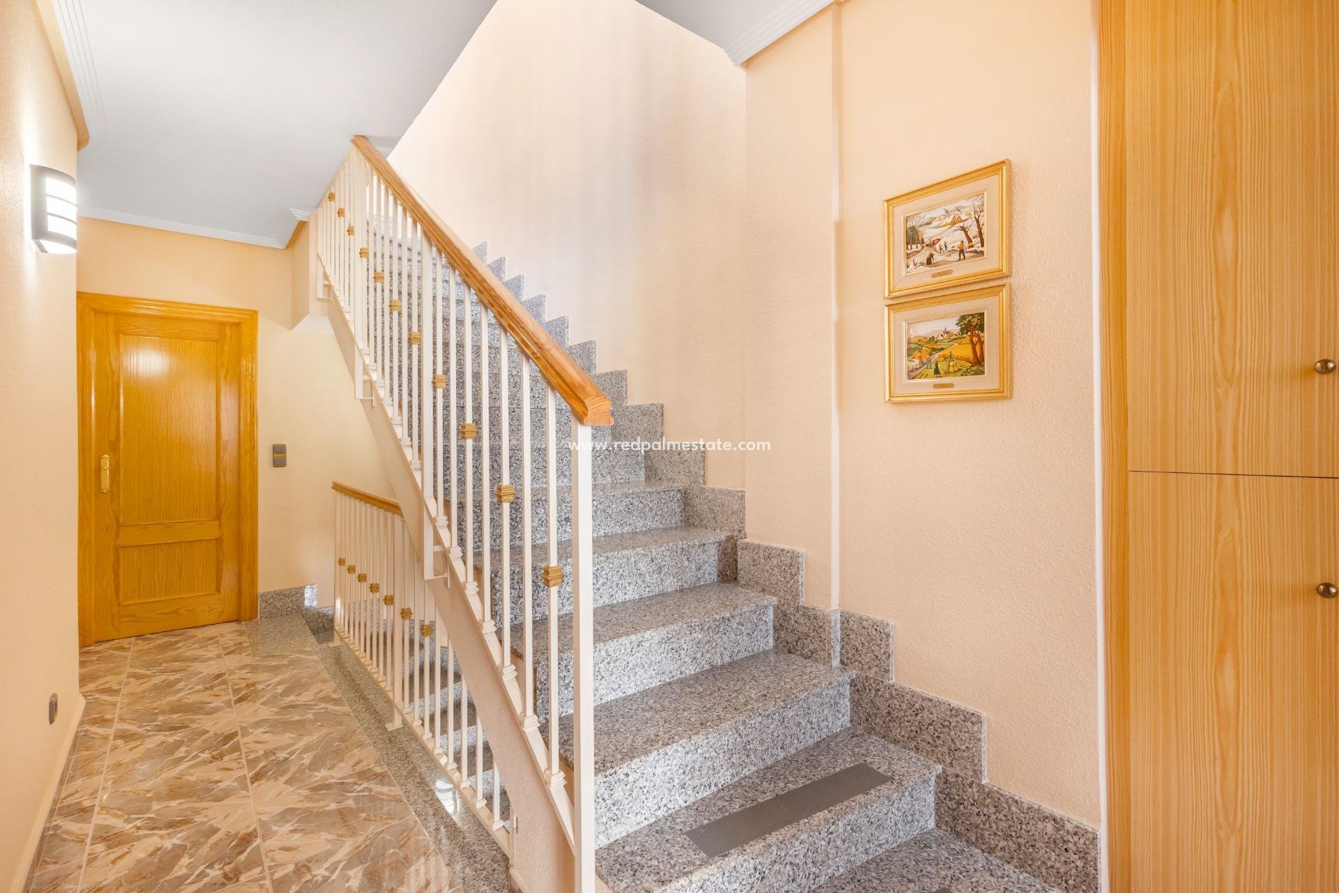 Resale - Town House -
Los Alczares - Los Alcazares