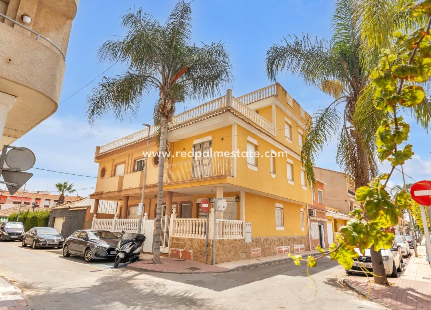 Resale - Town House -
Los Alczares - Los Alcazares