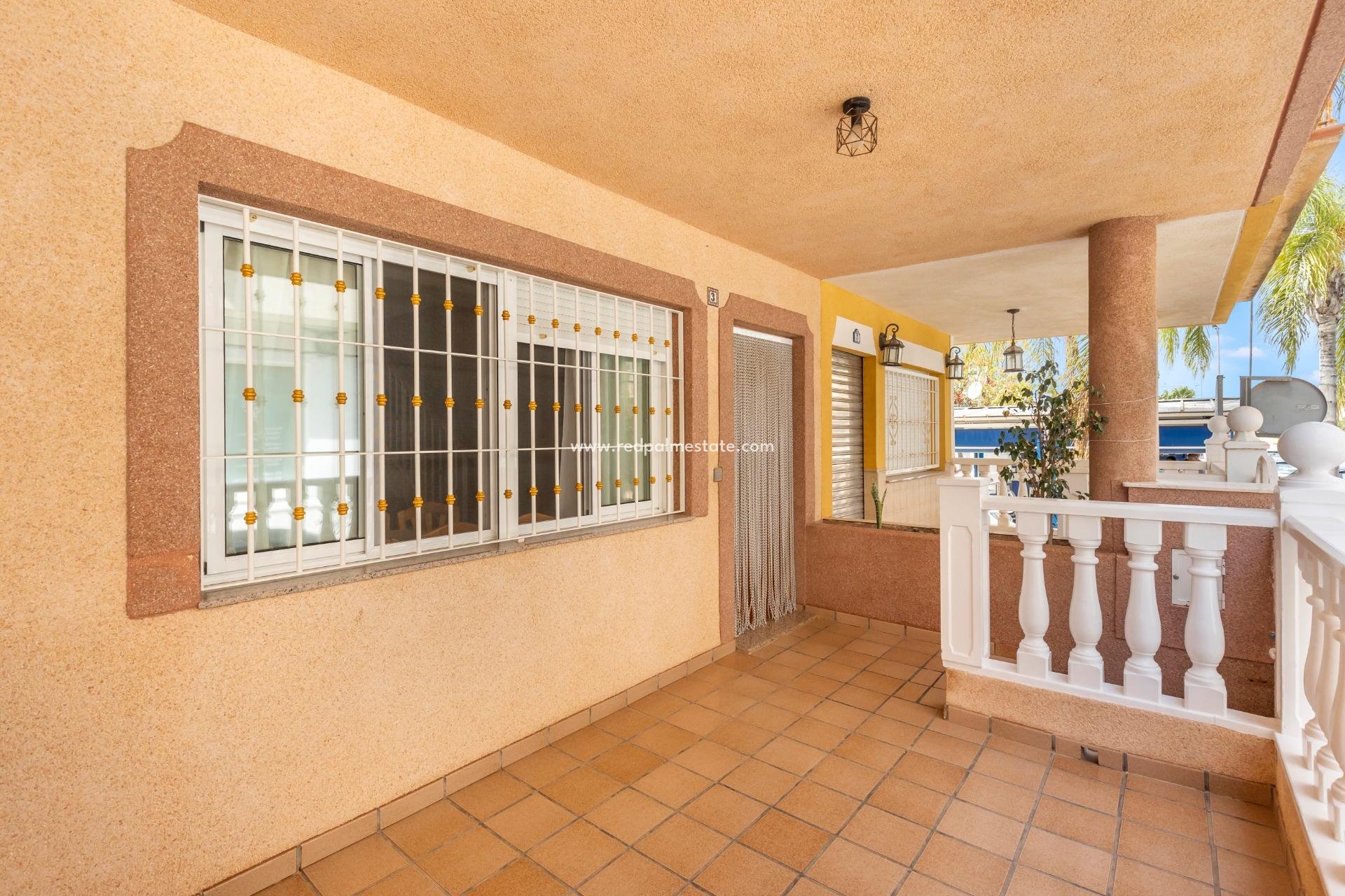Resale - Town House -
Los Alczares - Los Alcazares