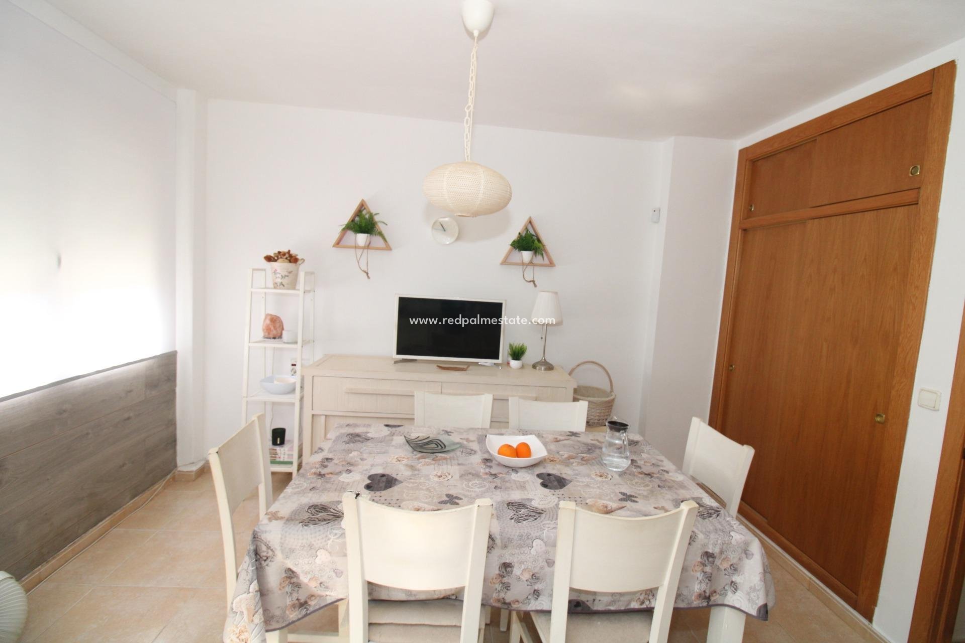 Resale - Town House -
Los Alczares - Serena Golf