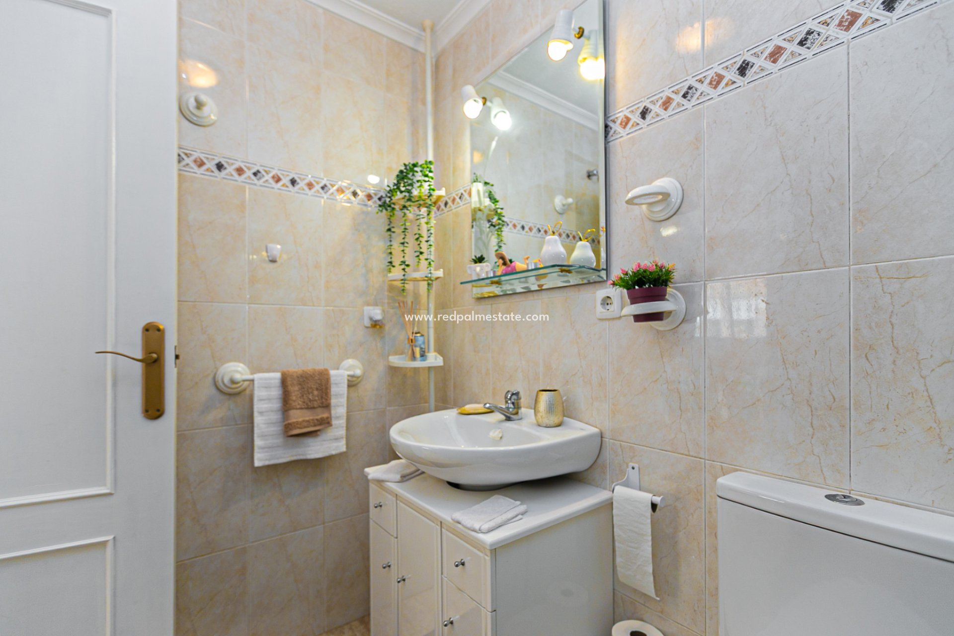 Resale - Town House -
Mil Palmeras - Riomar