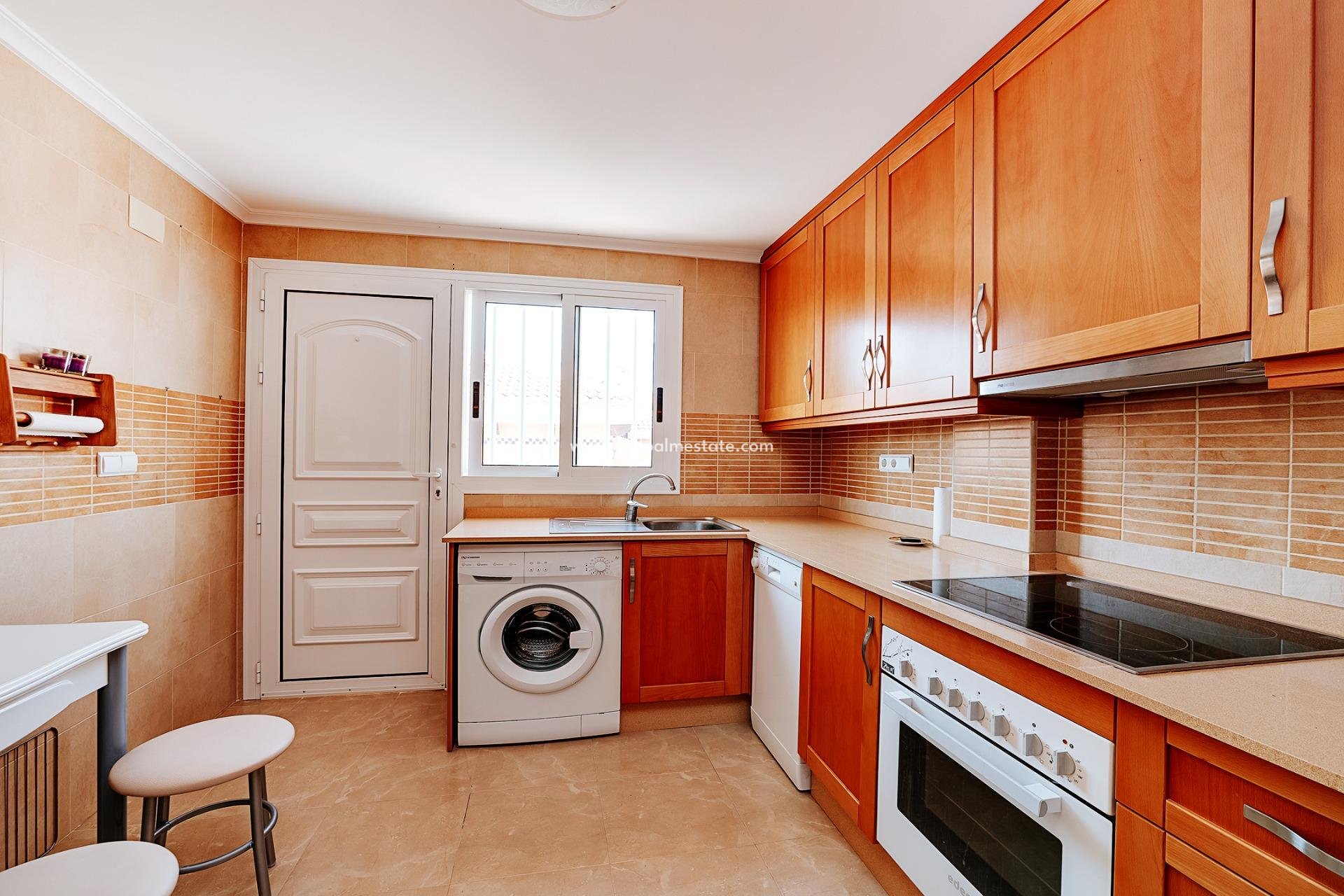 Resale - Town House -
Montesinos - La Herada