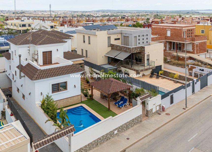 Resale - Town House -
Montesinos - La Herada