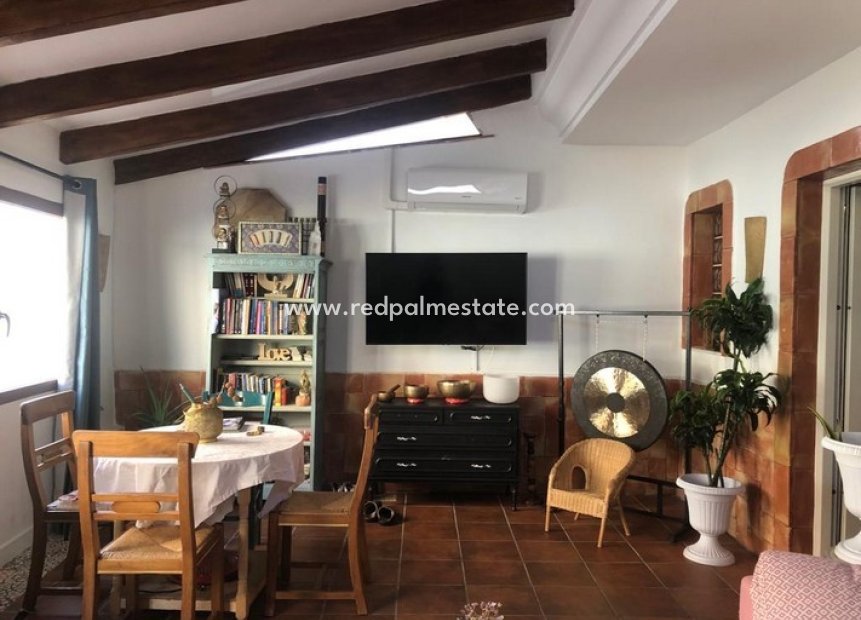 Resale - Town House -
Montesinos