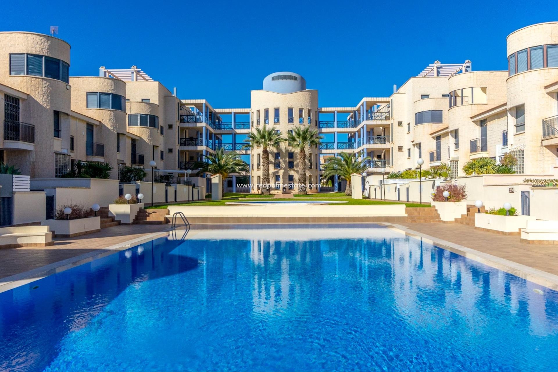 Resale - Town House -
Orihuela Costa - Campoamor