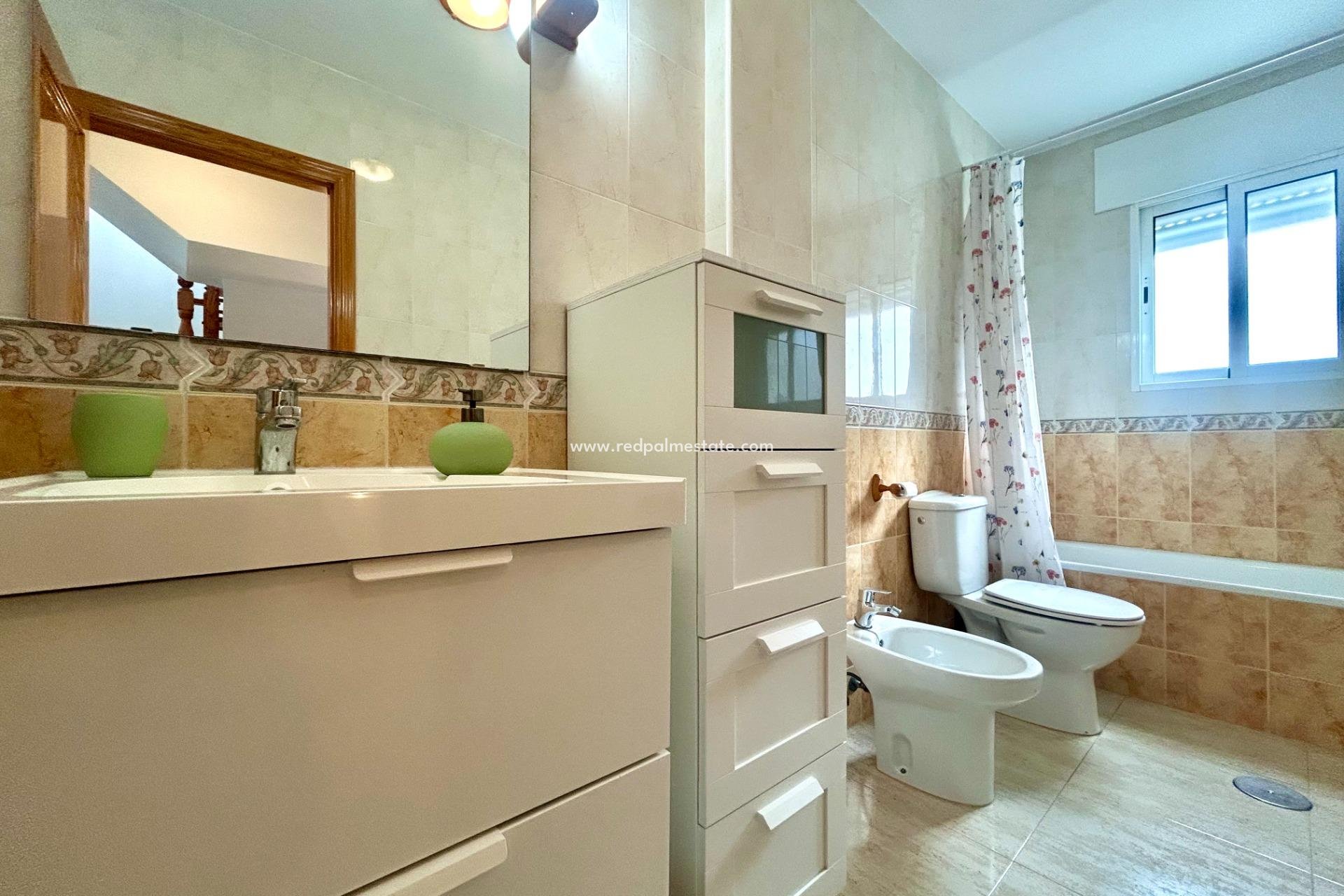 Resale - Town House -
Orihuela Costa - Campoamor