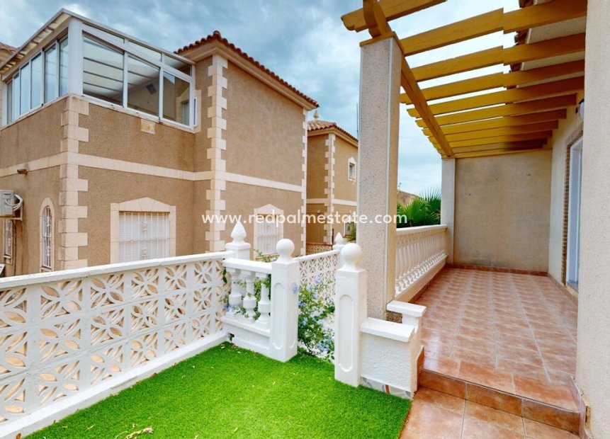 Resale - Town House -
Orihuela Costa - Costa Blanca