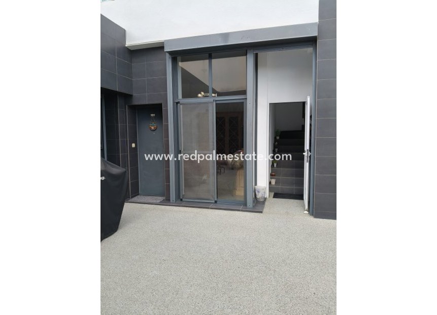 Resale - Town House -
Orihuela Costa - Costa Blanca