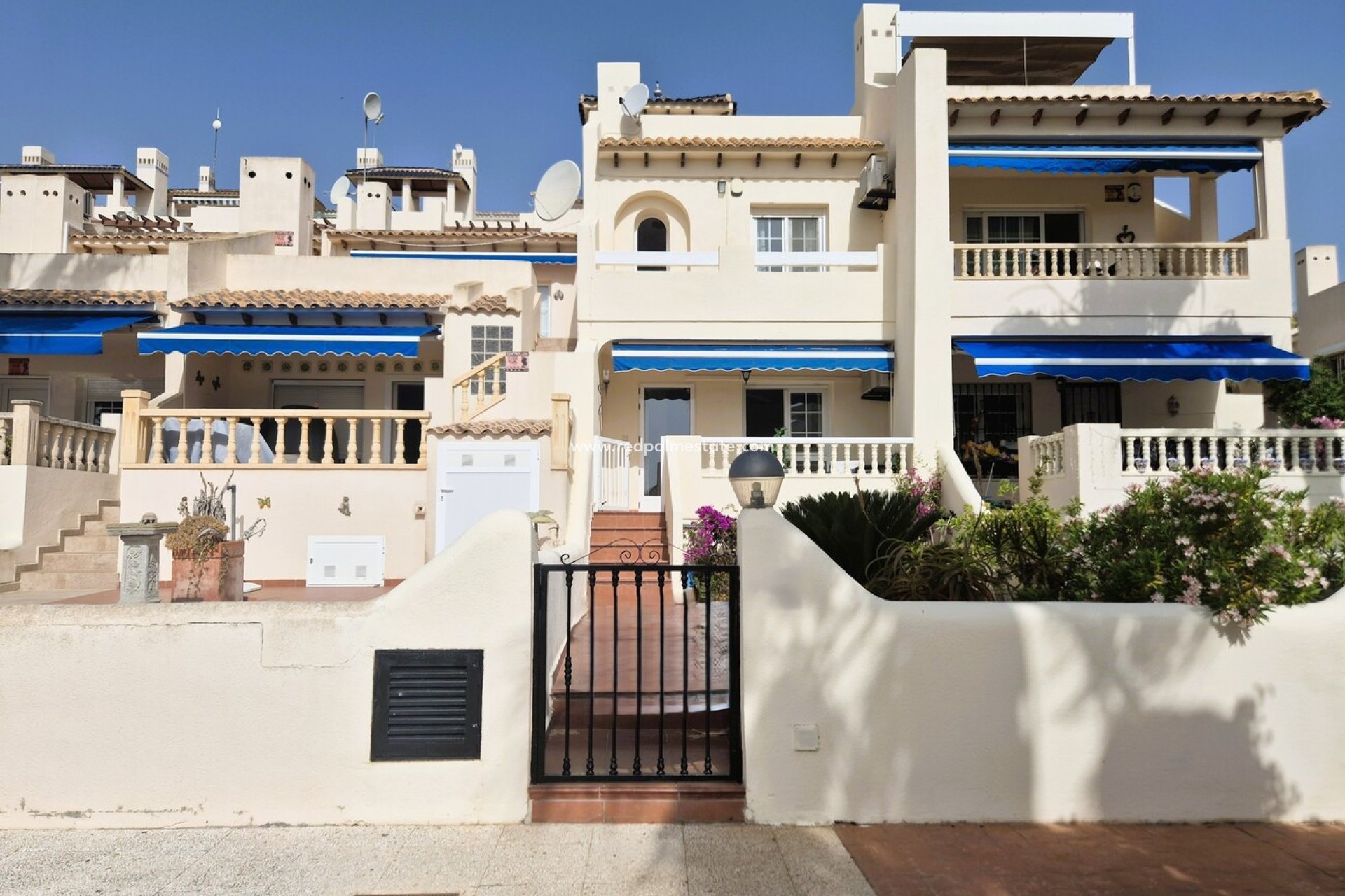 Resale - Town House -
Orihuela Costa - Inland