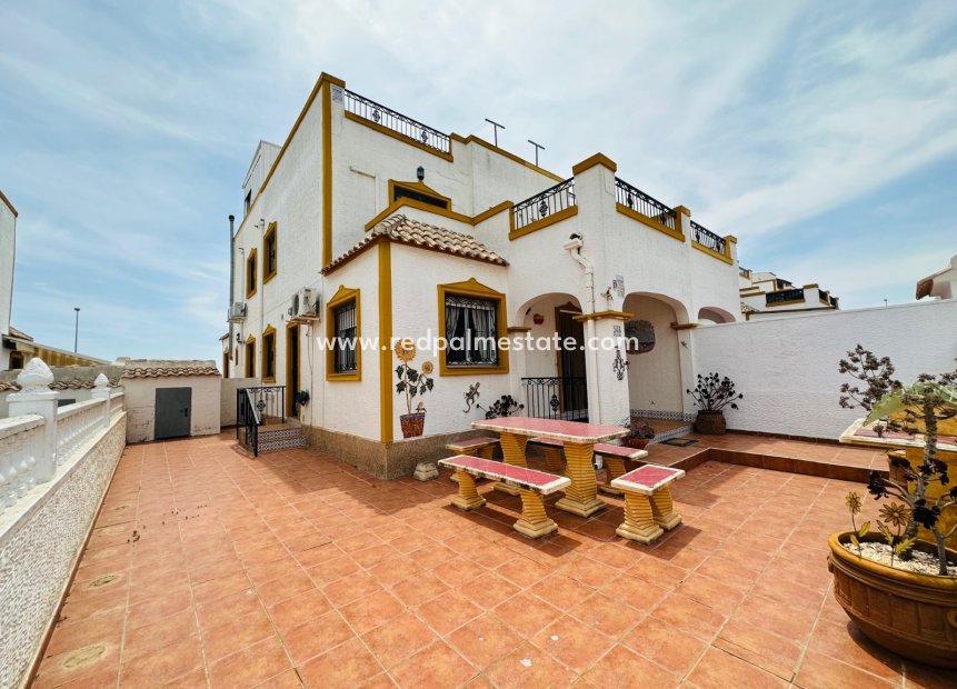 Resale - Town House -
Orihuela Costa - Inland