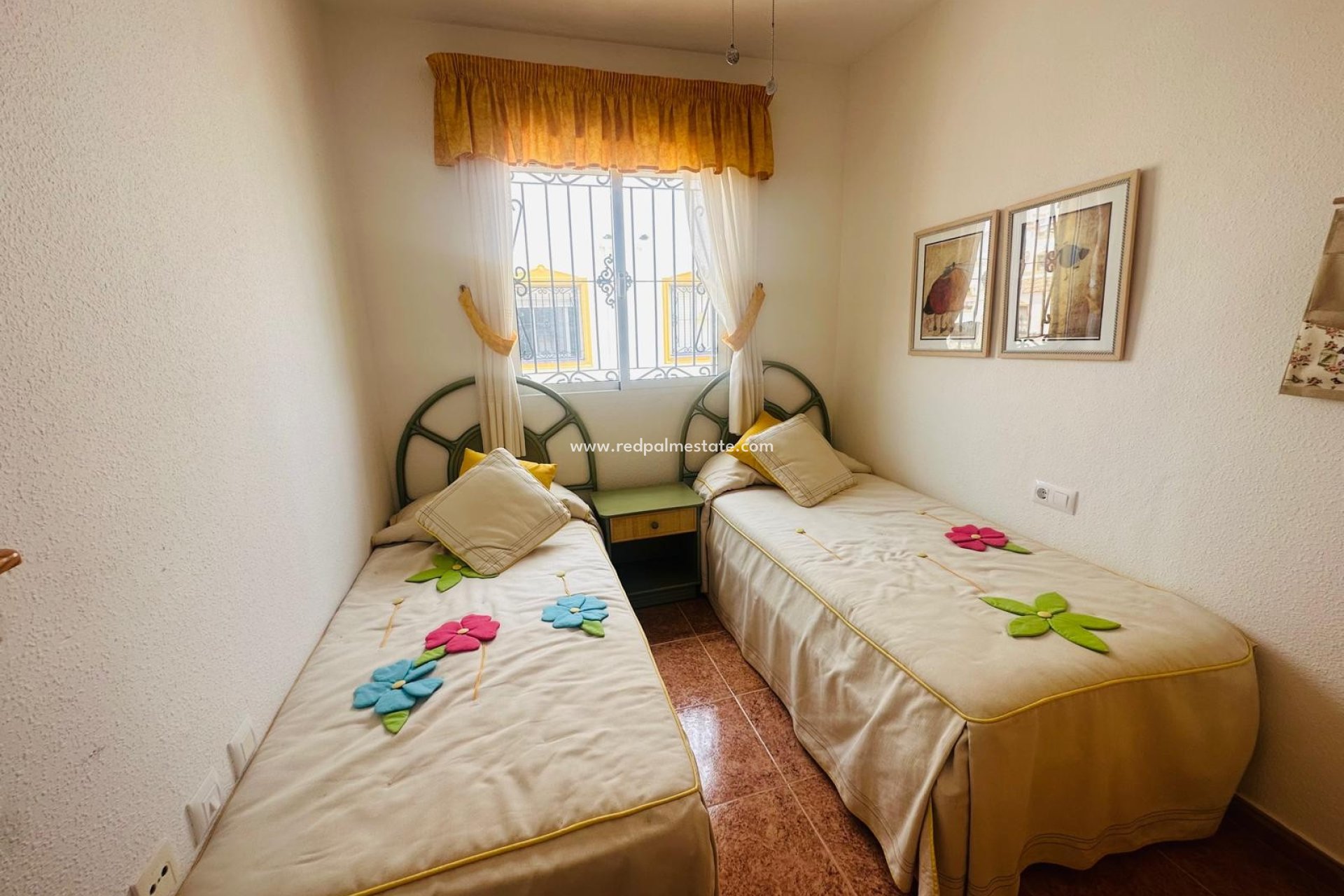 Resale - Town House -
Orihuela Costa - Inland