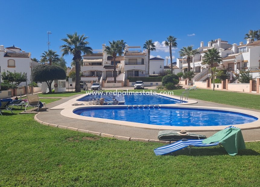 Resale - Town House -
Orihuela Costa - Inland