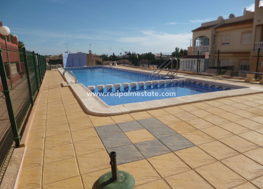 Resale - Town House -
Orihuela Costa - Inland