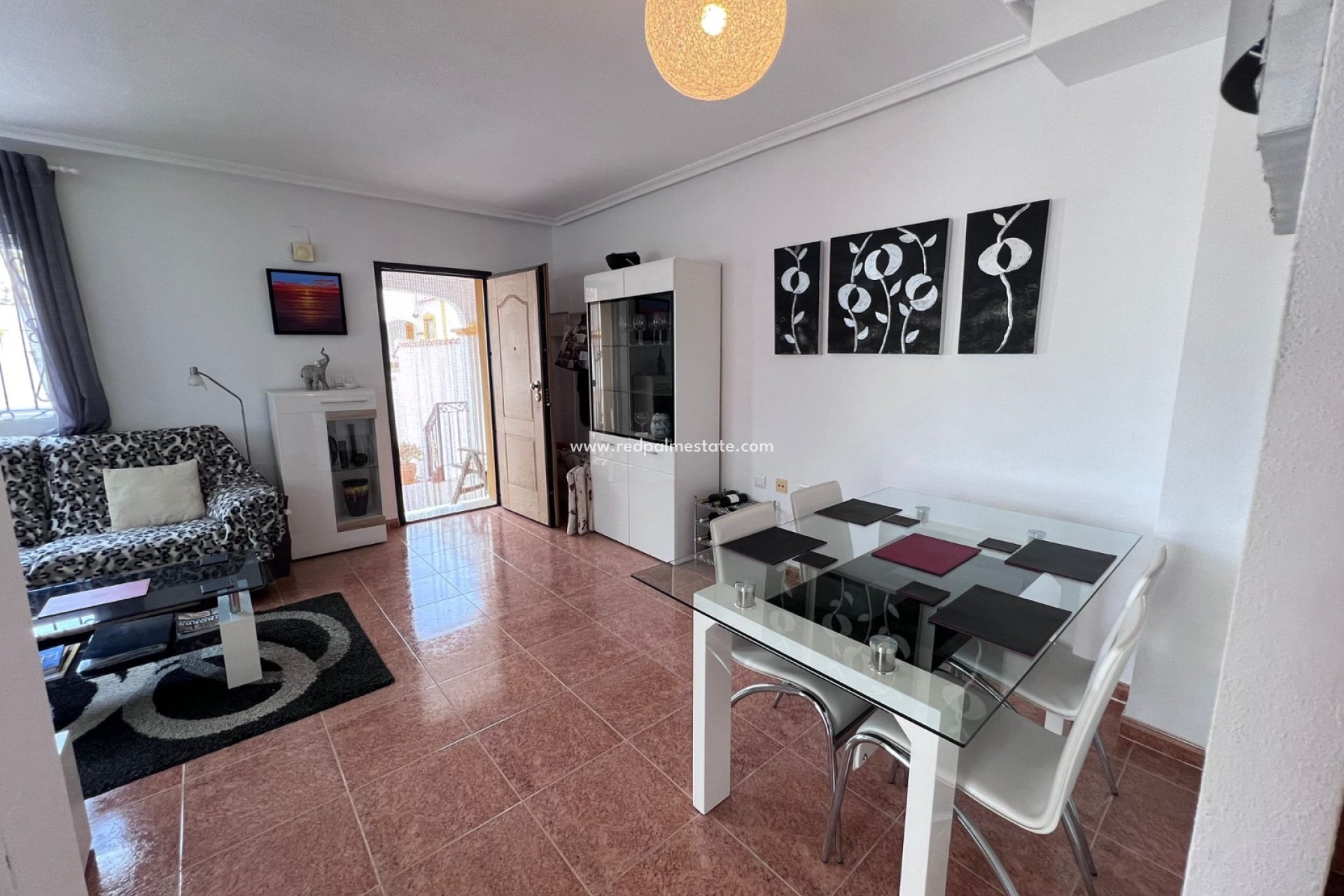 Resale - Town House -
Orihuela Costa - Inland