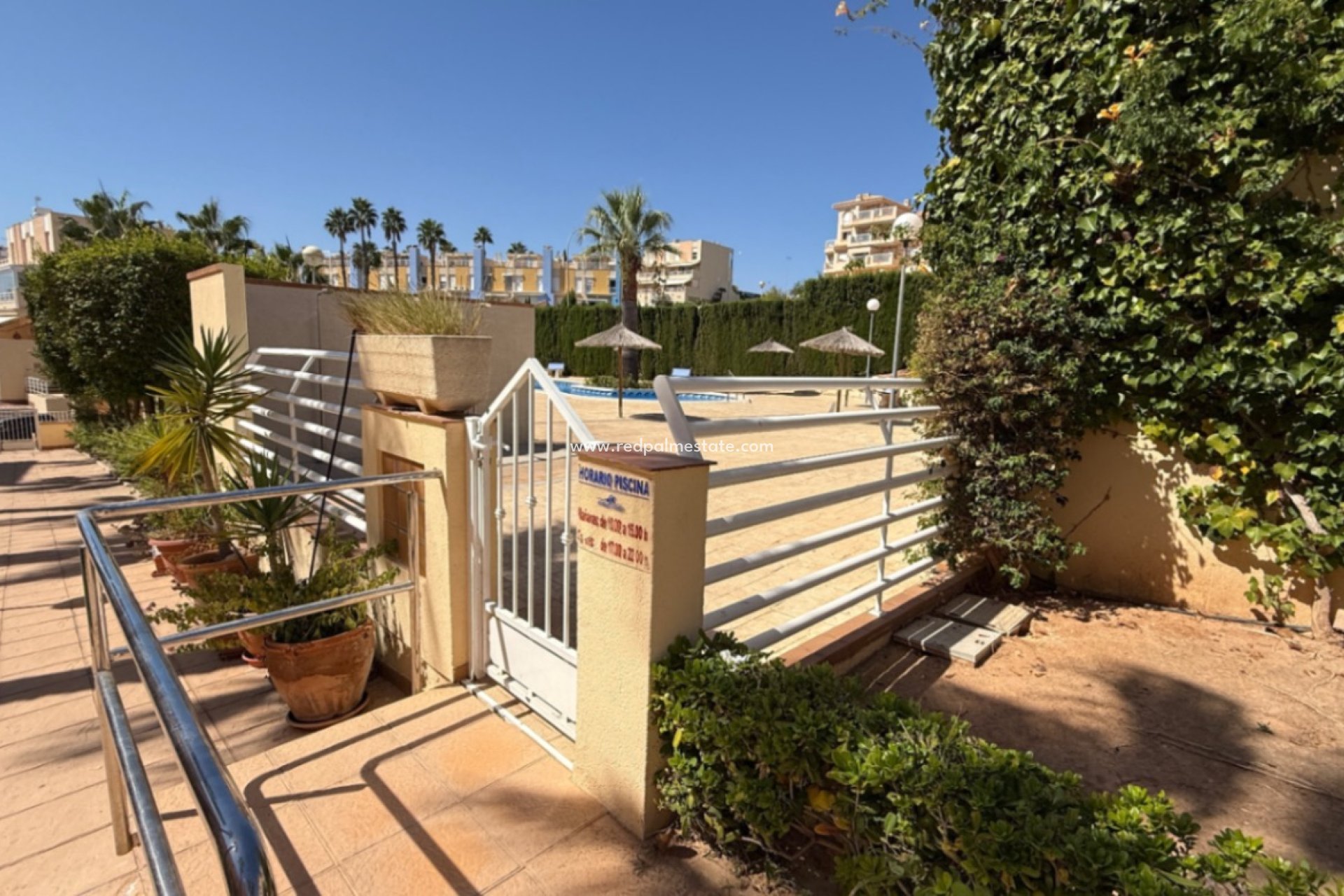 Resale - Town House -
Orihuela Costa - Inland