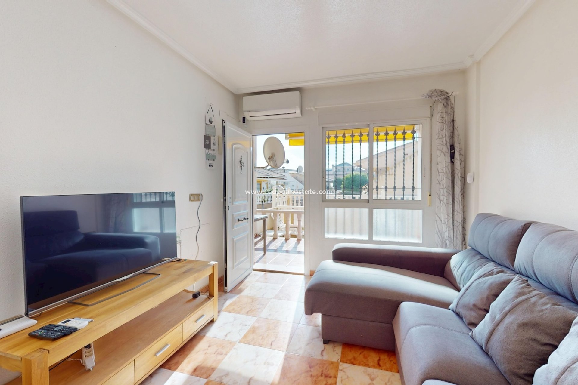 Resale - Town House -
Orihuela Costa - Inland