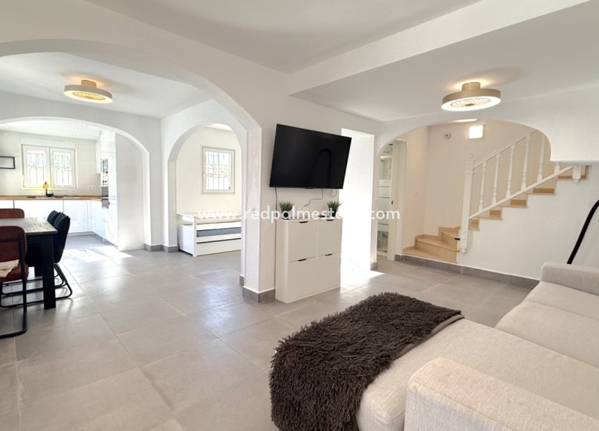 Resale - Town House -
Orihuela Costa - Inland