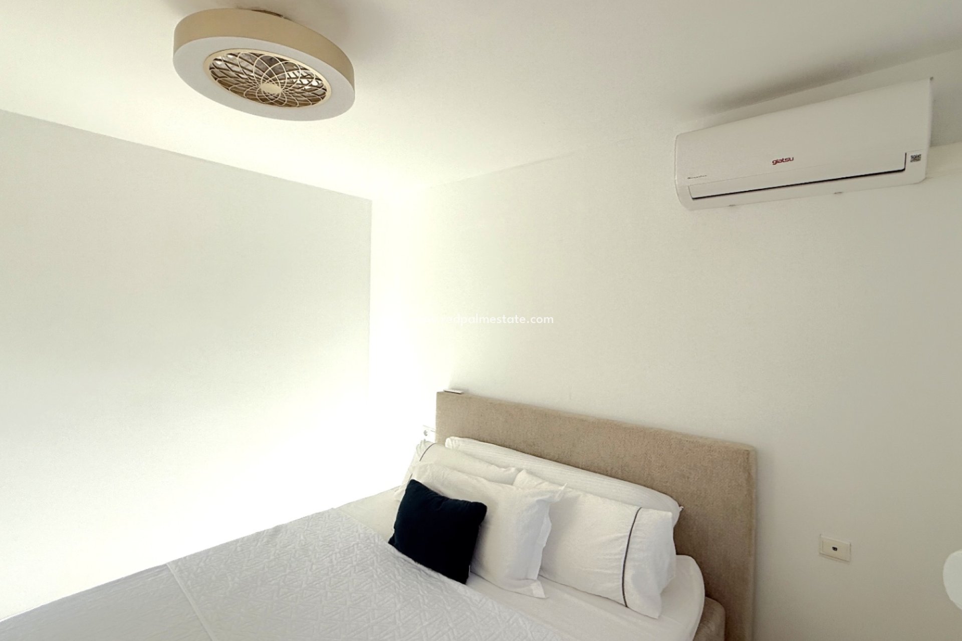 Resale - Town House -
Orihuela Costa - Inland