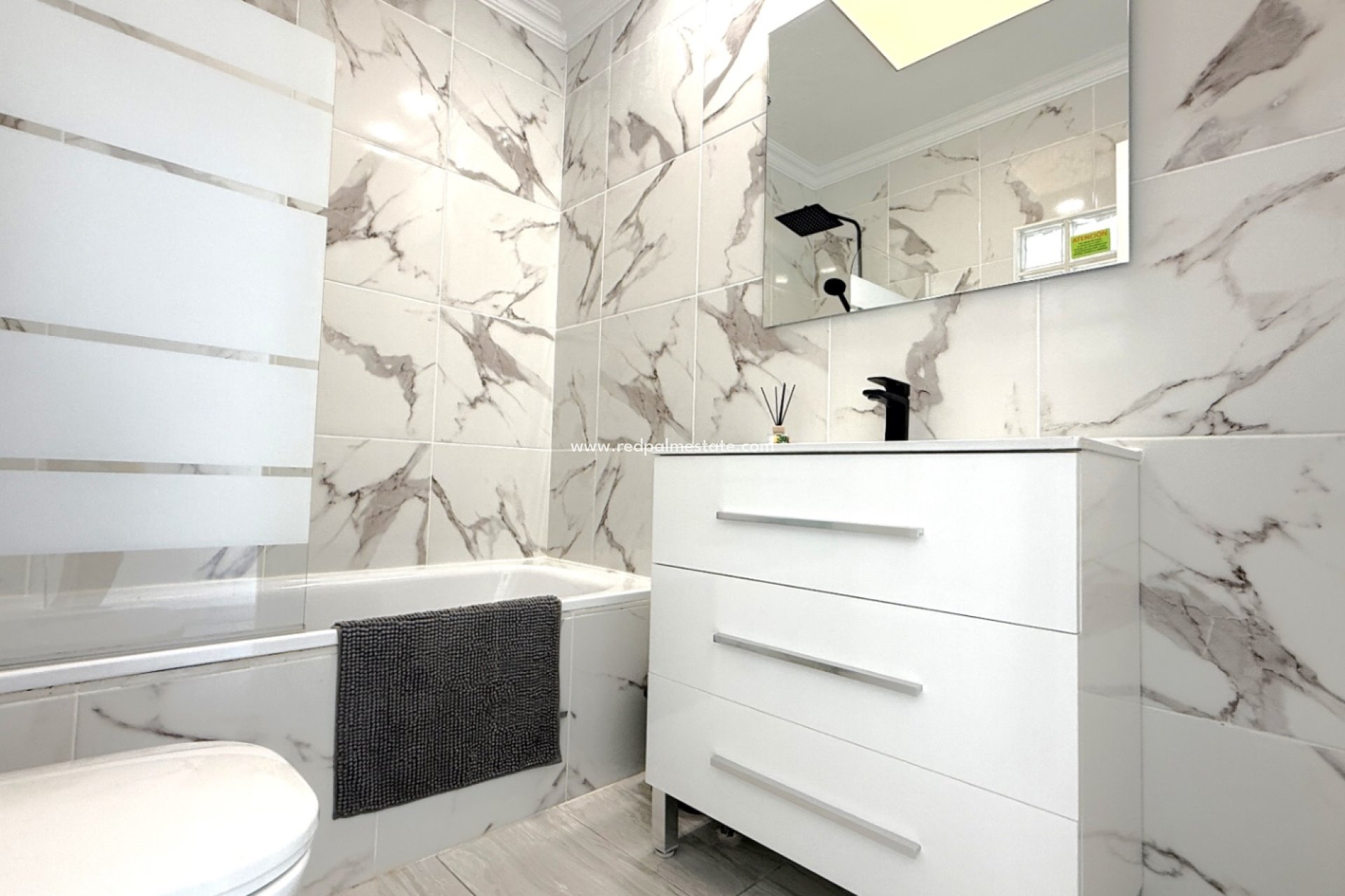 Resale - Town House -
Orihuela Costa - Inland