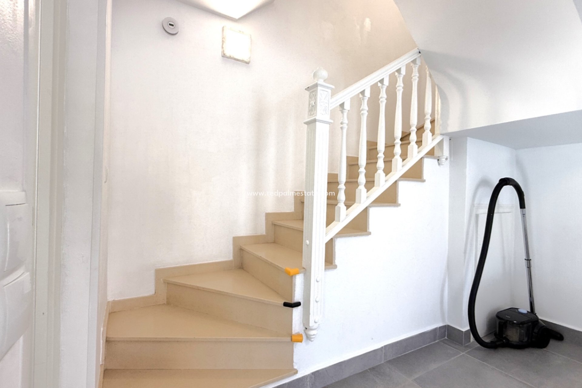 Resale - Town House -
Orihuela Costa - Inland