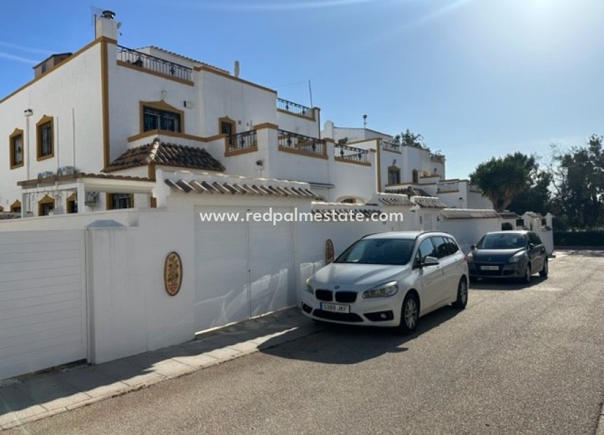 Resale - Town House -
Orihuela Costa - Inland